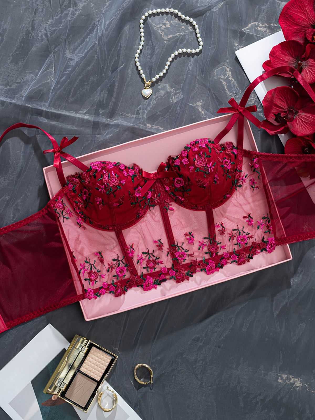 1960er Blumen Bestickt Bogen Dessous mit Bügel