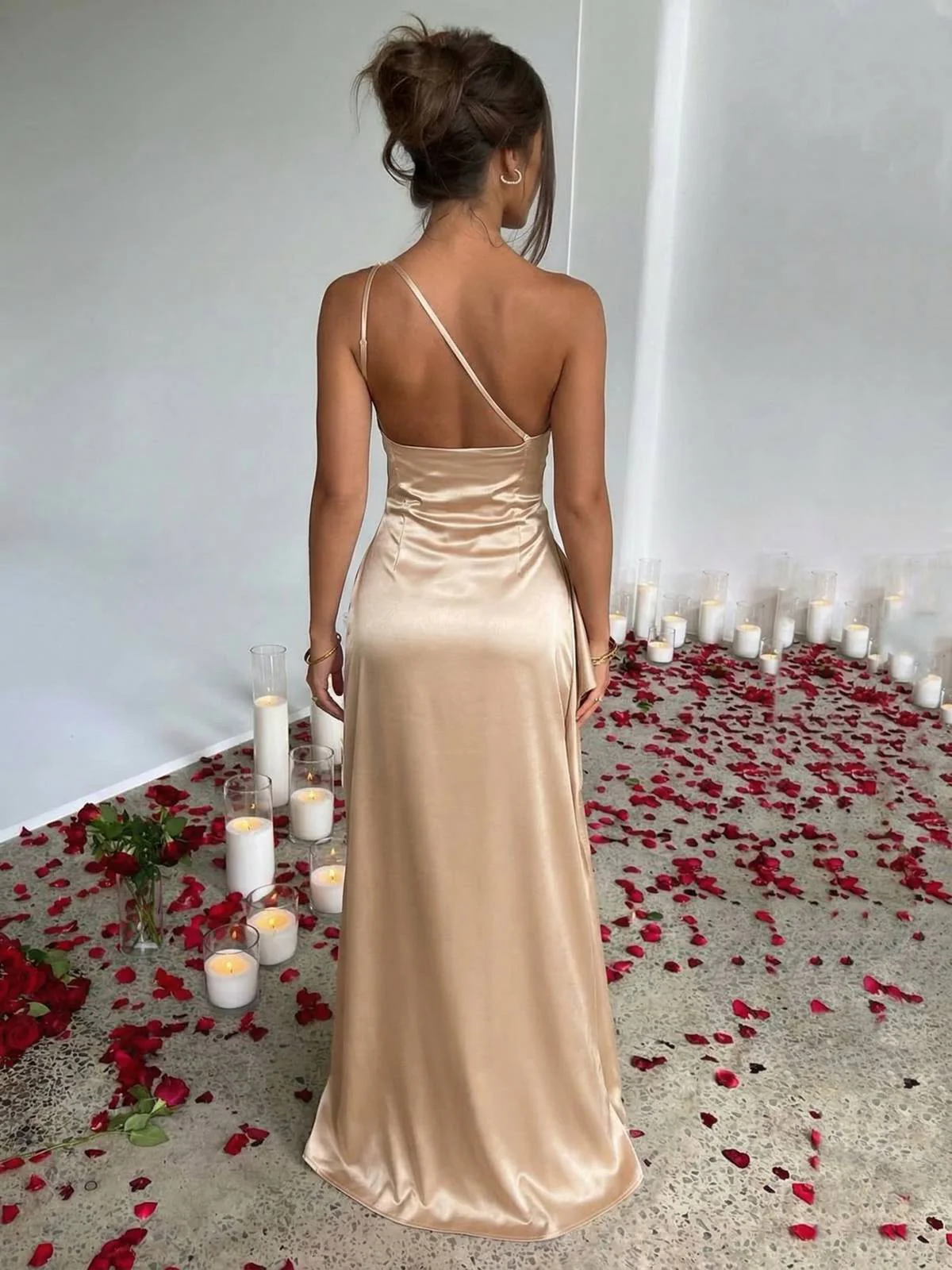 1960er Eine Schulter Gerüscht Schlitz Satin Kleid - Image 16