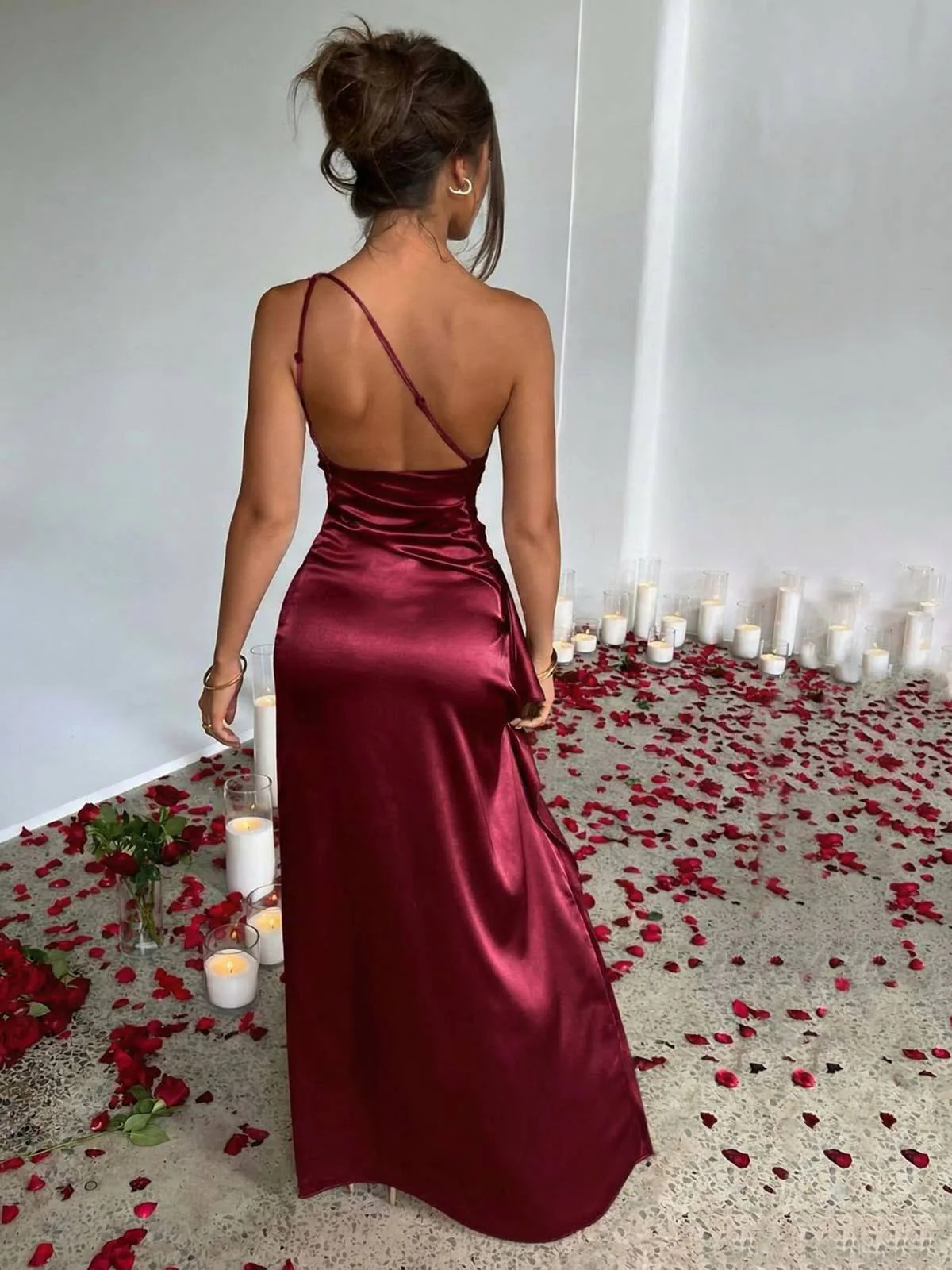 1960er Eine Schulter Gerüscht Schlitz Satin Kleid - Image 2