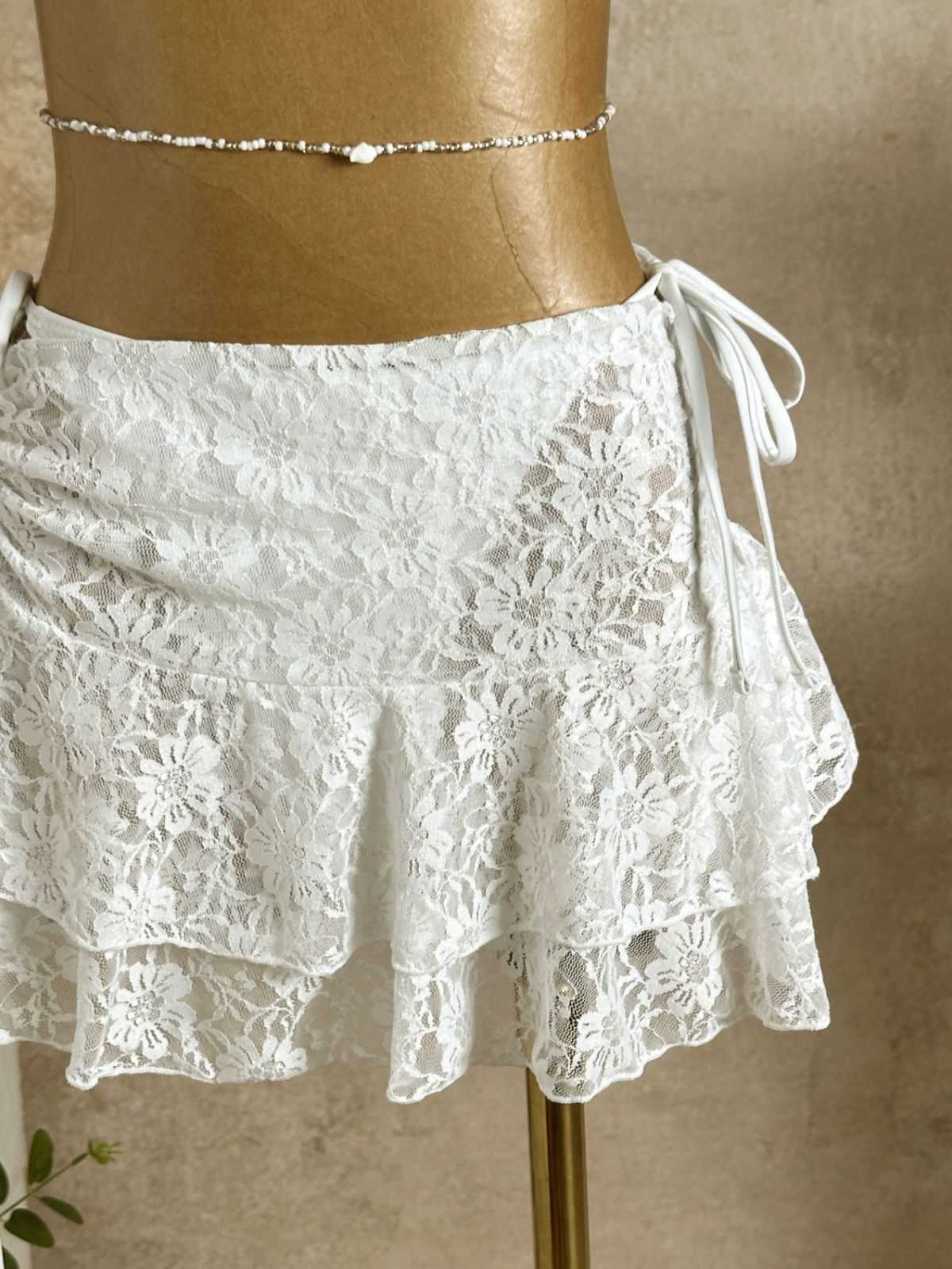 1960er Rüschen Halter Bikini Set & Blumen Spitze Cover-Up - Image 14