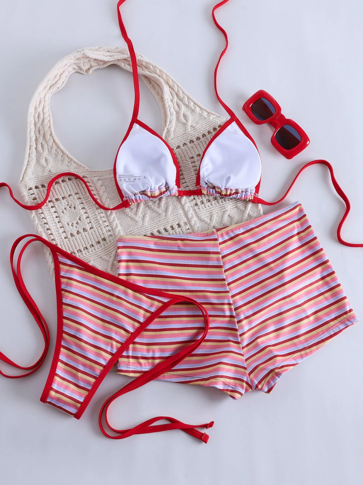 40er Bikini-Set mit Neckholder, Streifen und geripptem Dreieck in Rot - Image 5