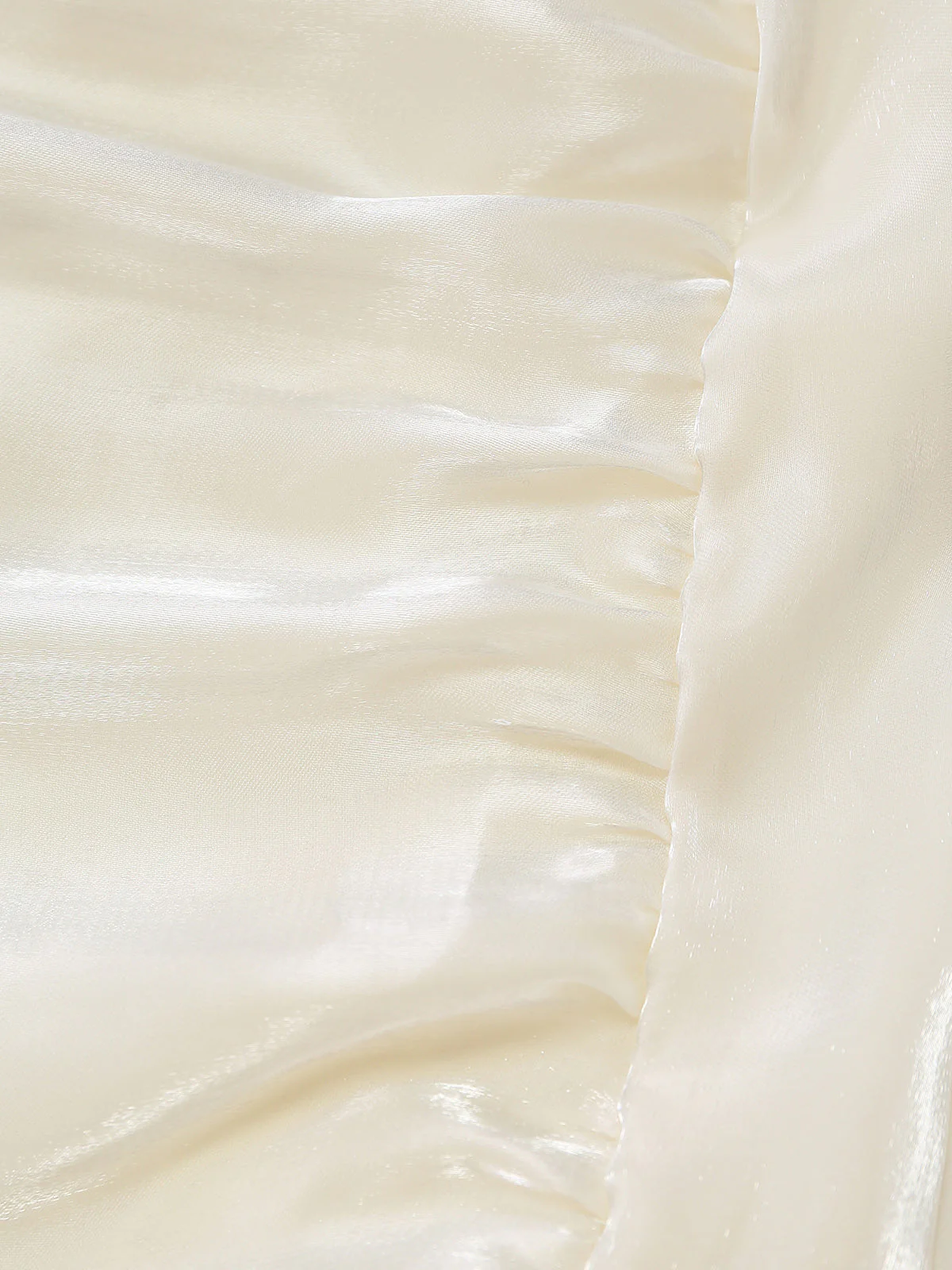 40er Kleid aus Satin mit Spaghettiträgern und Stufenrock in Weiß - Image 4