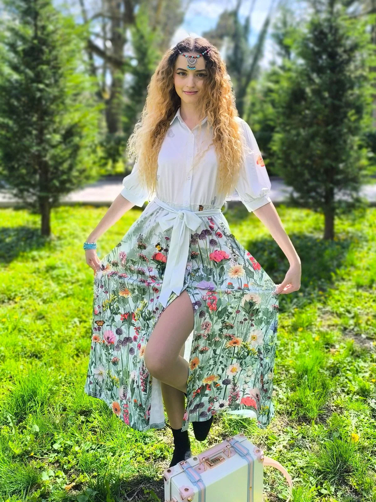 [Vorverkauf] Apricot 40er Blumenkleid mit Osterhase und Gürtel - Image 3