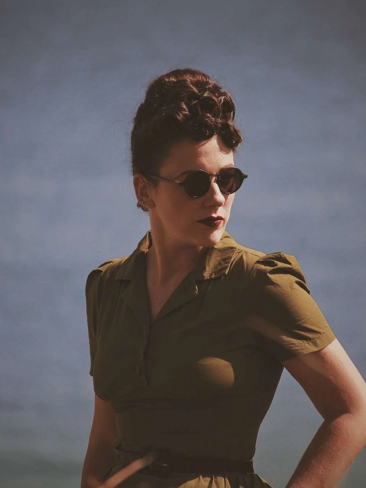 Armeegrün 1940er Revers Geknöpftes Kleid - Image 4