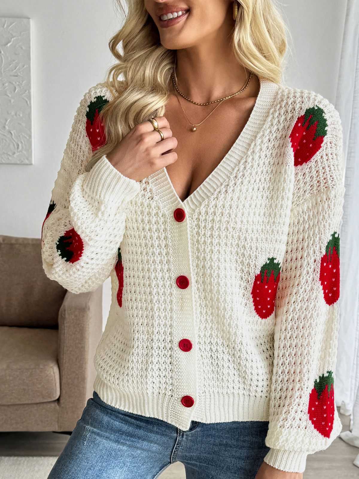 Beige 1950er Erdbeere Überschnittene Schulter Stricken Cardigan - Image 3