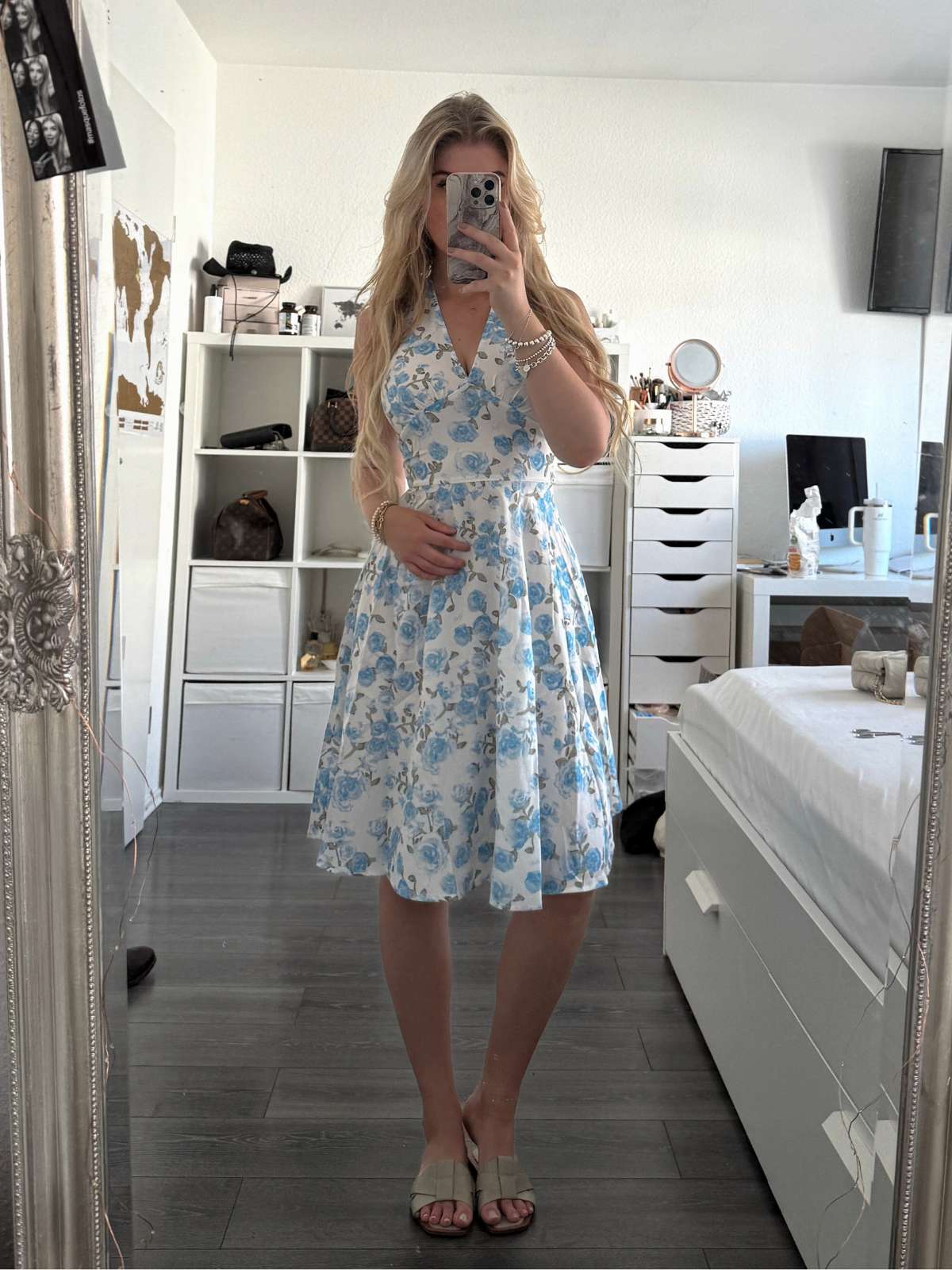 Blau 1950er Blumen V-Ausschnitt Kleid - Image 2
