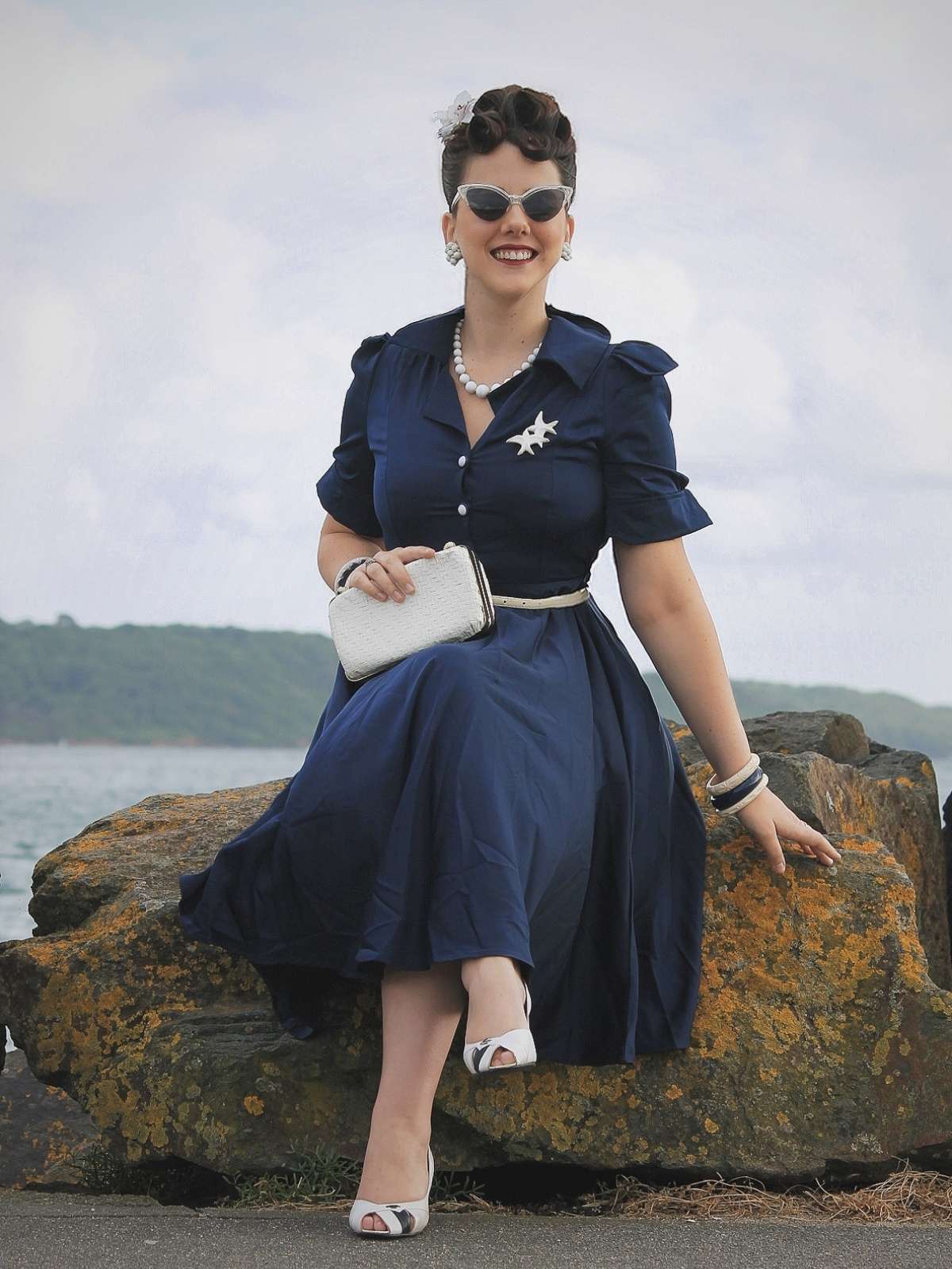 Blaues 1940er Kleid mit kurzen Ärmeln und Revers - Image 2