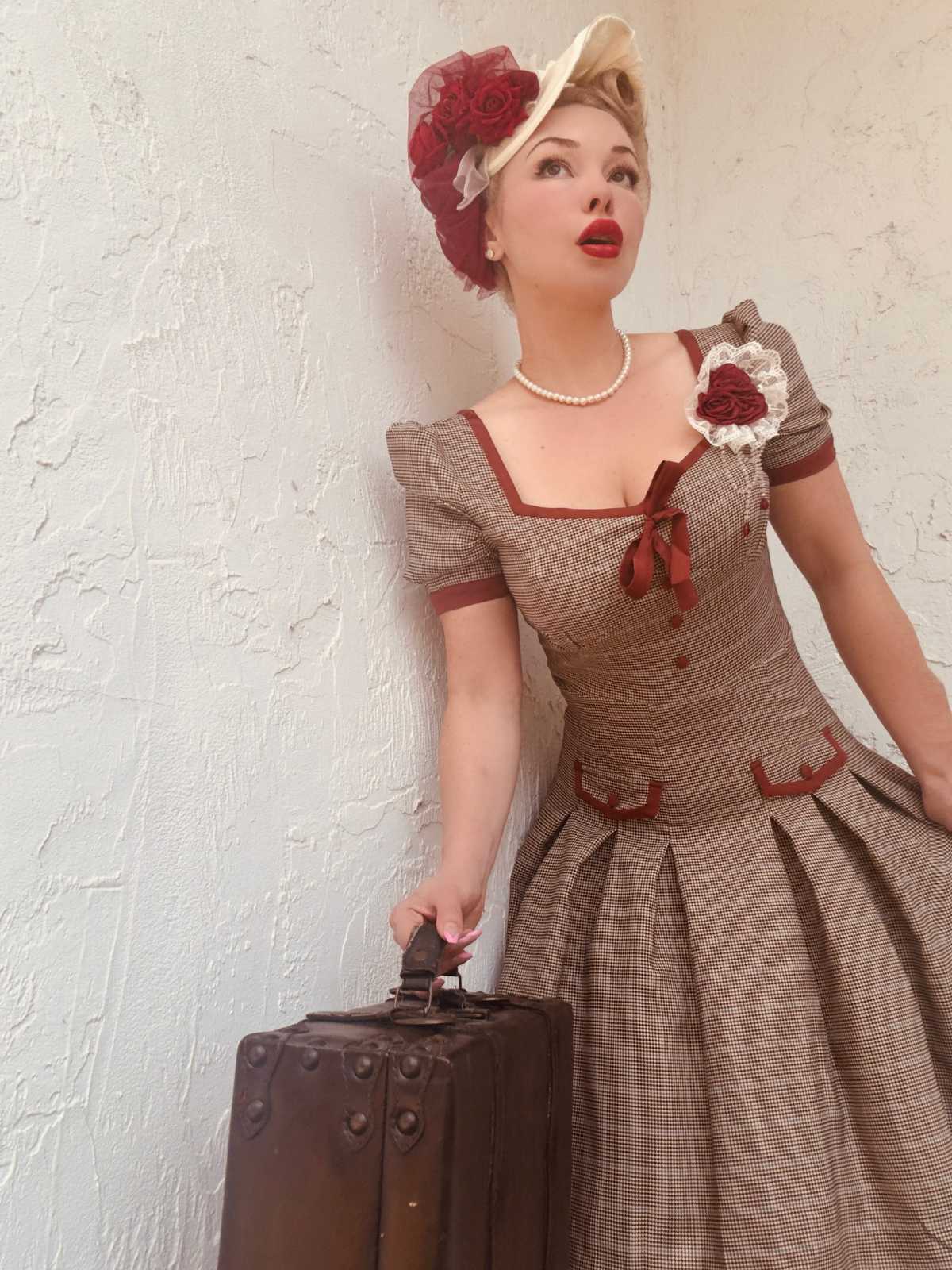 Braun 1950er Bogen Hahnentritt Plissiertes Kleid - Image 2