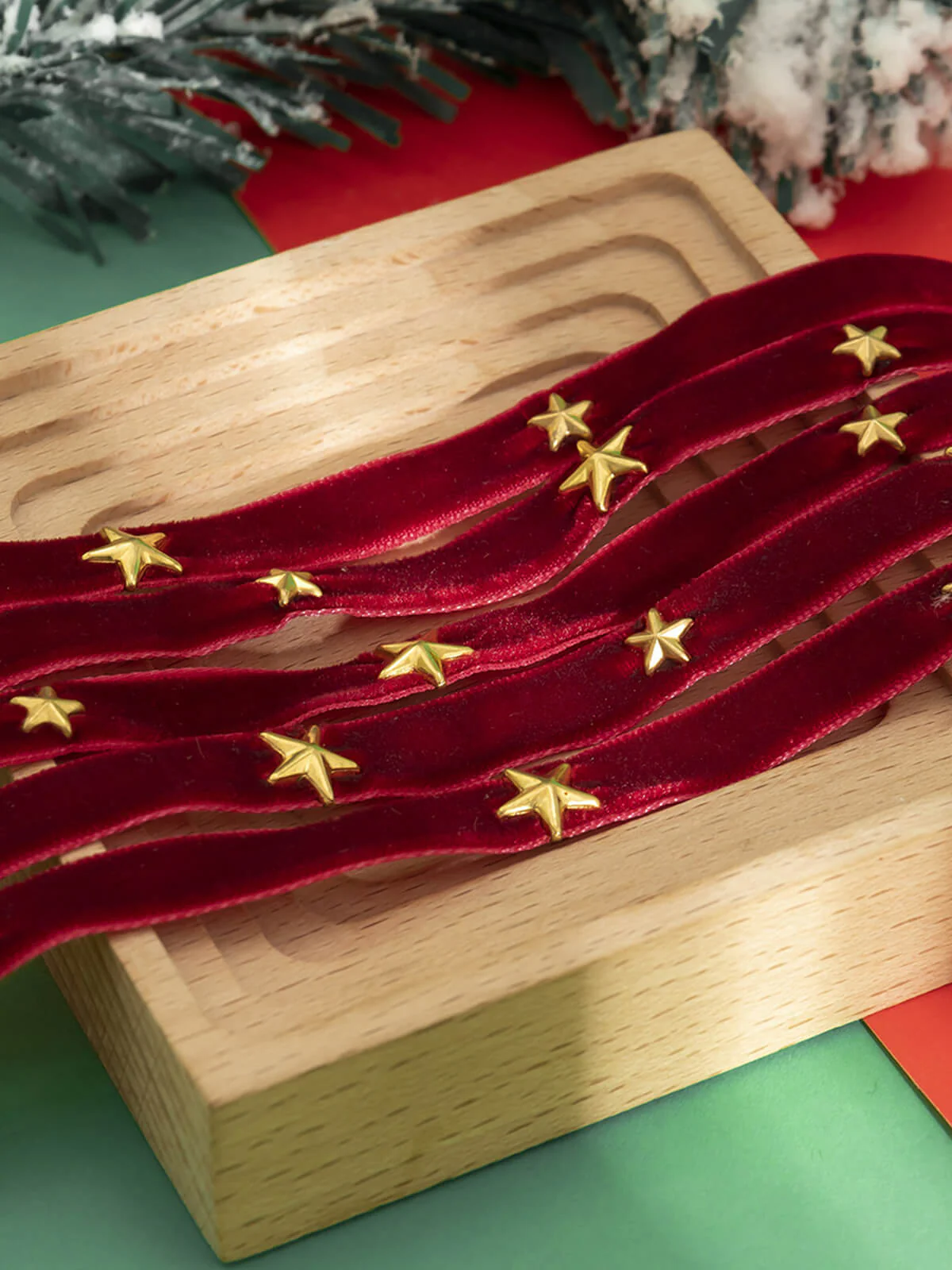 Burgunderfarbener Weihnachtsstern Breite Halskette aus Samt - Image 3
