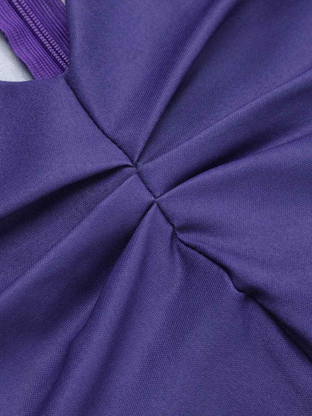 Dunkelviolettes 1950er Halloween-Swingkleid mit V-Ausschnitt - Image 5