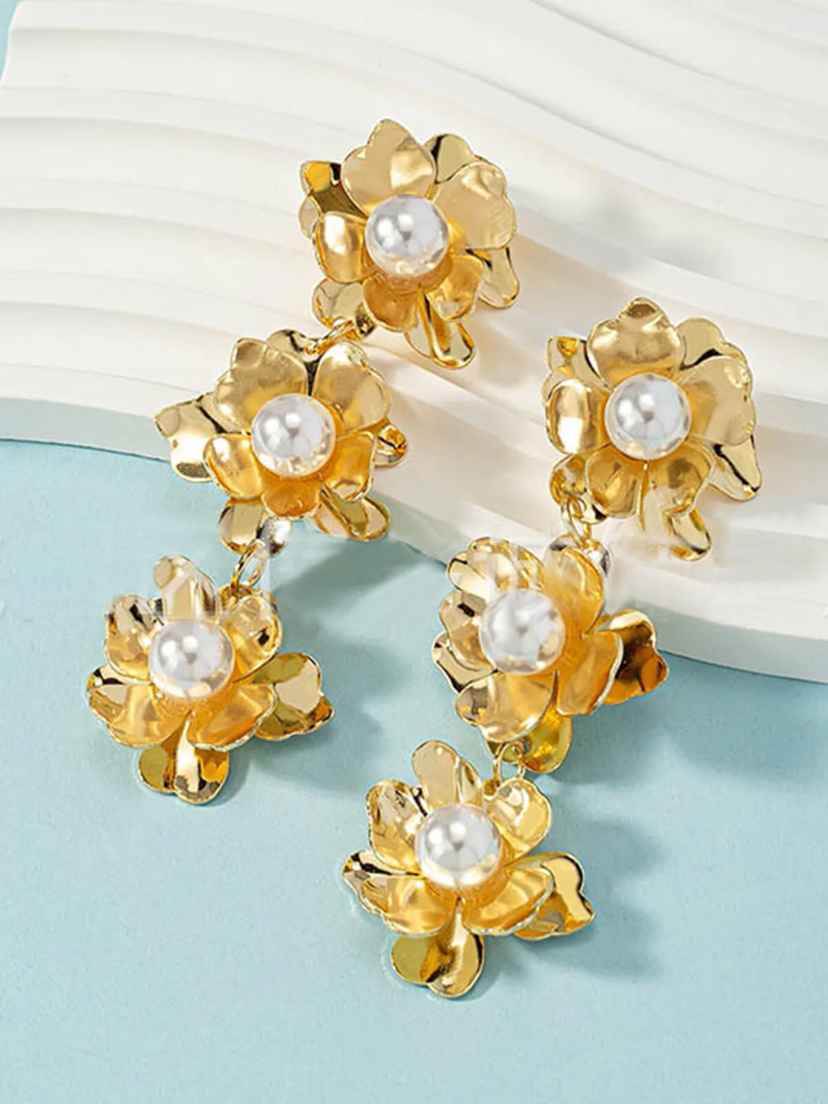 Gold Vintage Blumen Perlen Ohrringe - Image 2