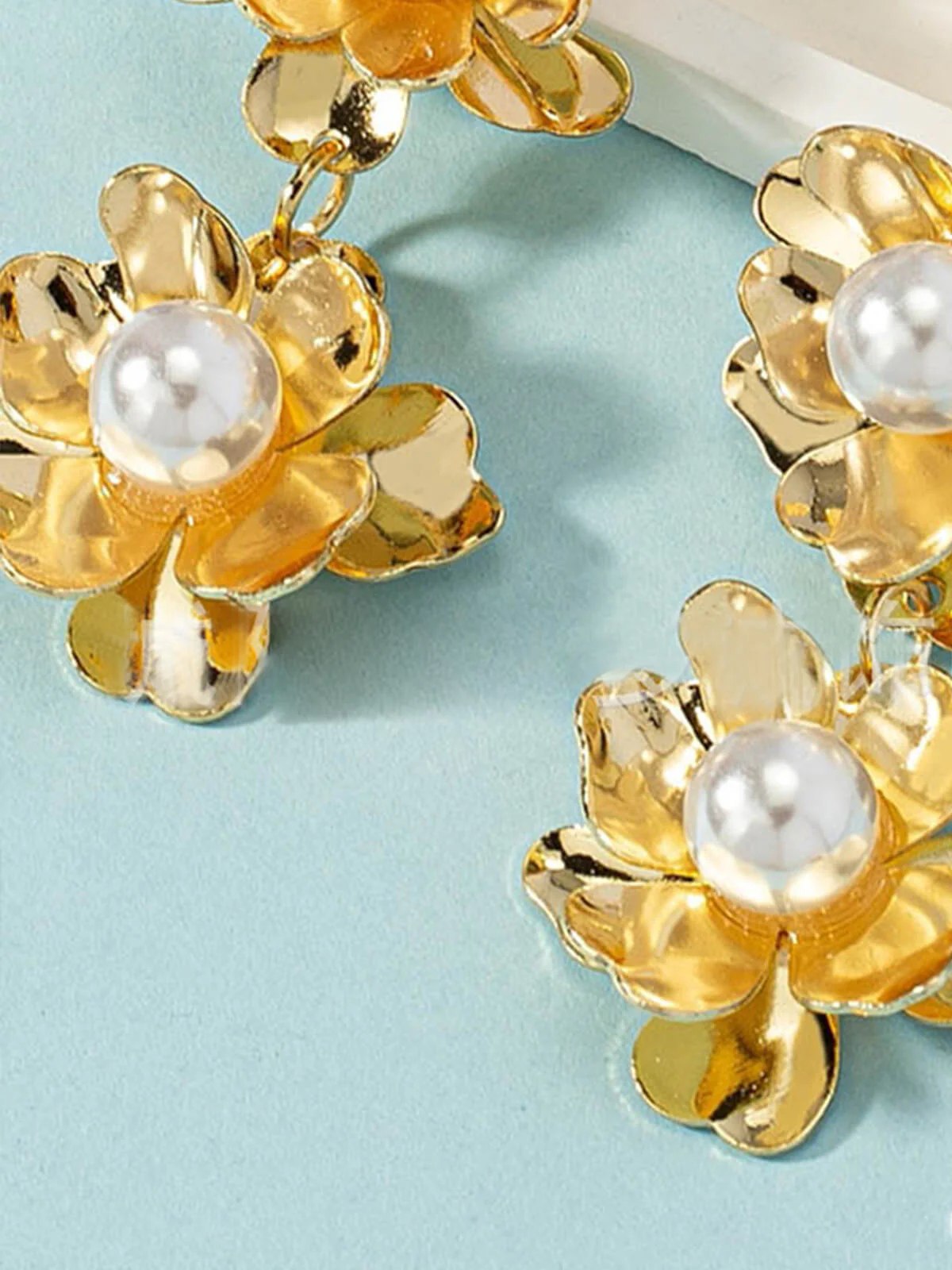 Gold Vintage Blumen Perlen Ohrringe - Image 5