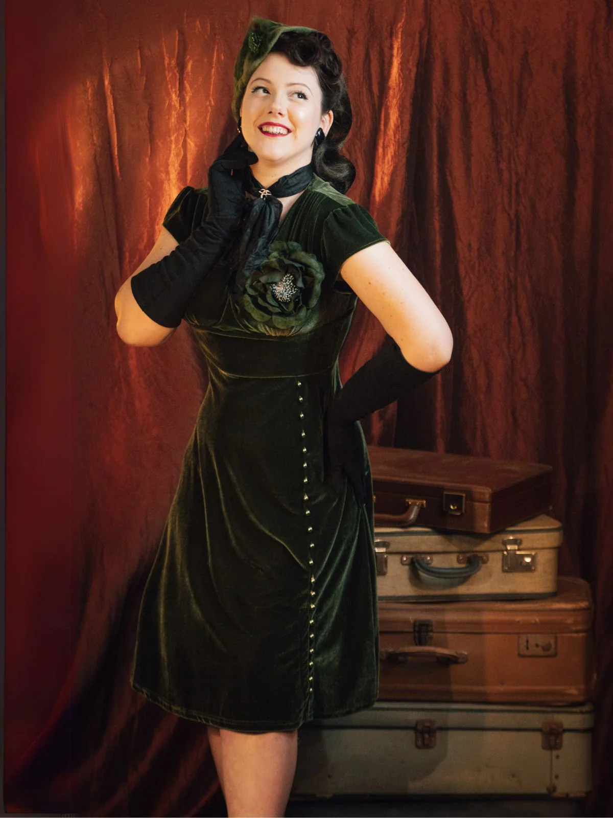 Grün 1940er Tief V-Ausschnitt Perle Samt Kleid - Image 2