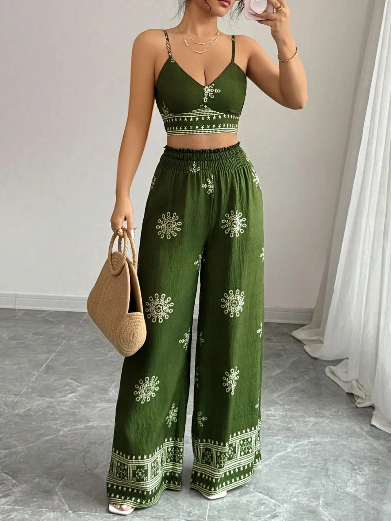 Grüne 70er Top & Hose mit Blumen-Print und Spaghettiträgern - Image 3