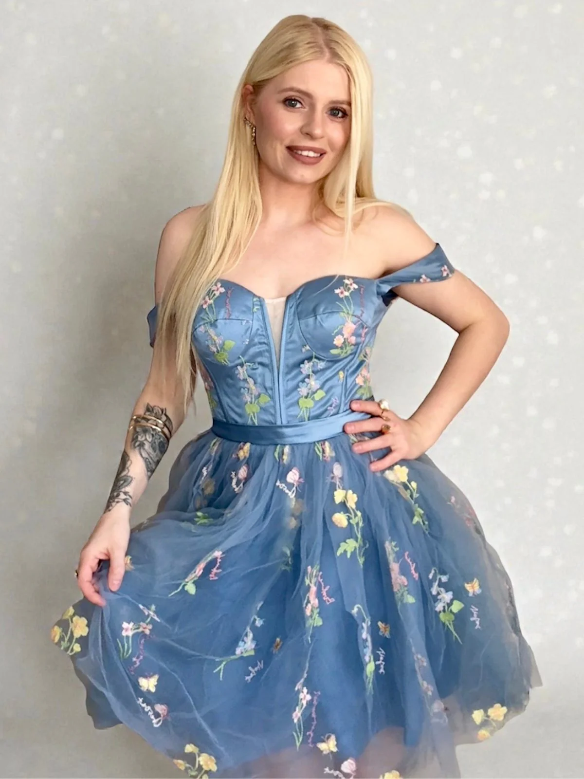 Hellblau 1970er Besticktes Blumen Spitze Mini Kleid - Image 2