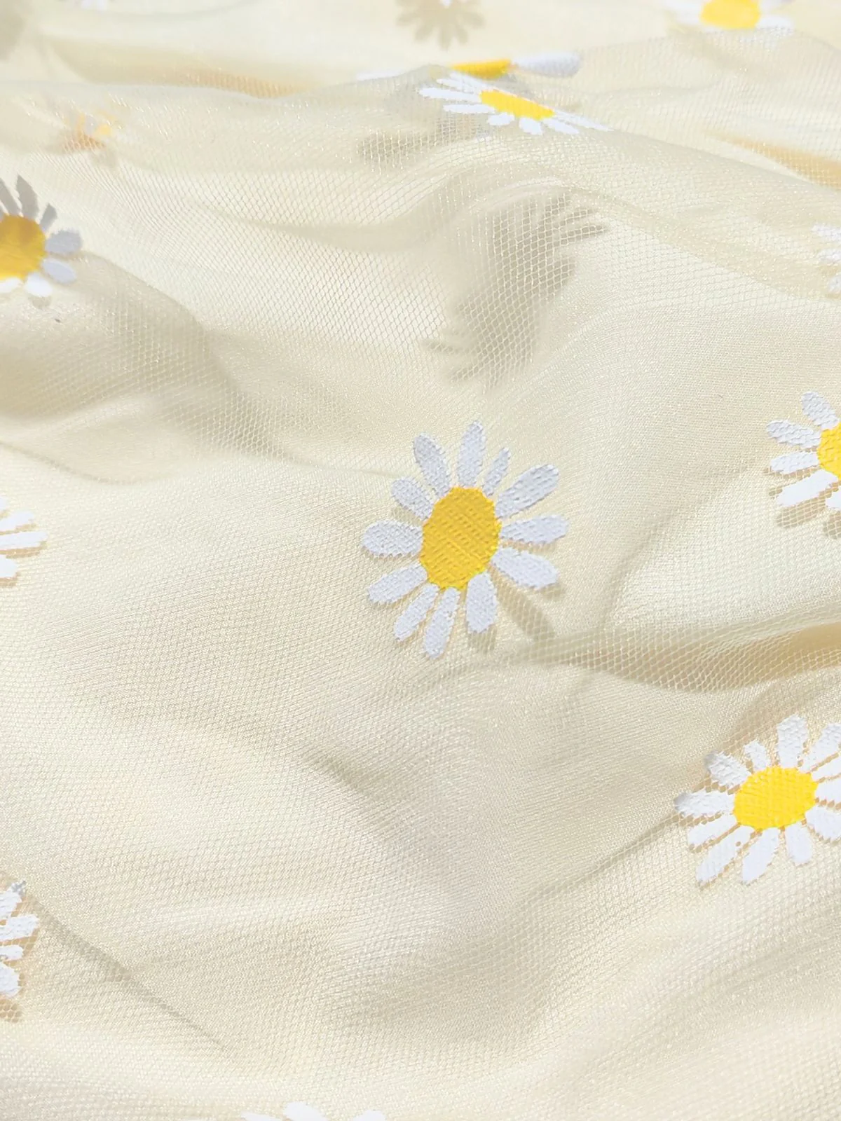 Hellgelb 1950er Gänseblümchen Bestickt Gesmokt Tüll Midi Kleid - Image 4