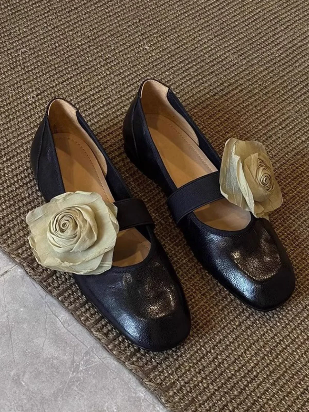 Kunstleder Mary Jane Flats mit abnehmbaren 3D-Blüten - Image 5