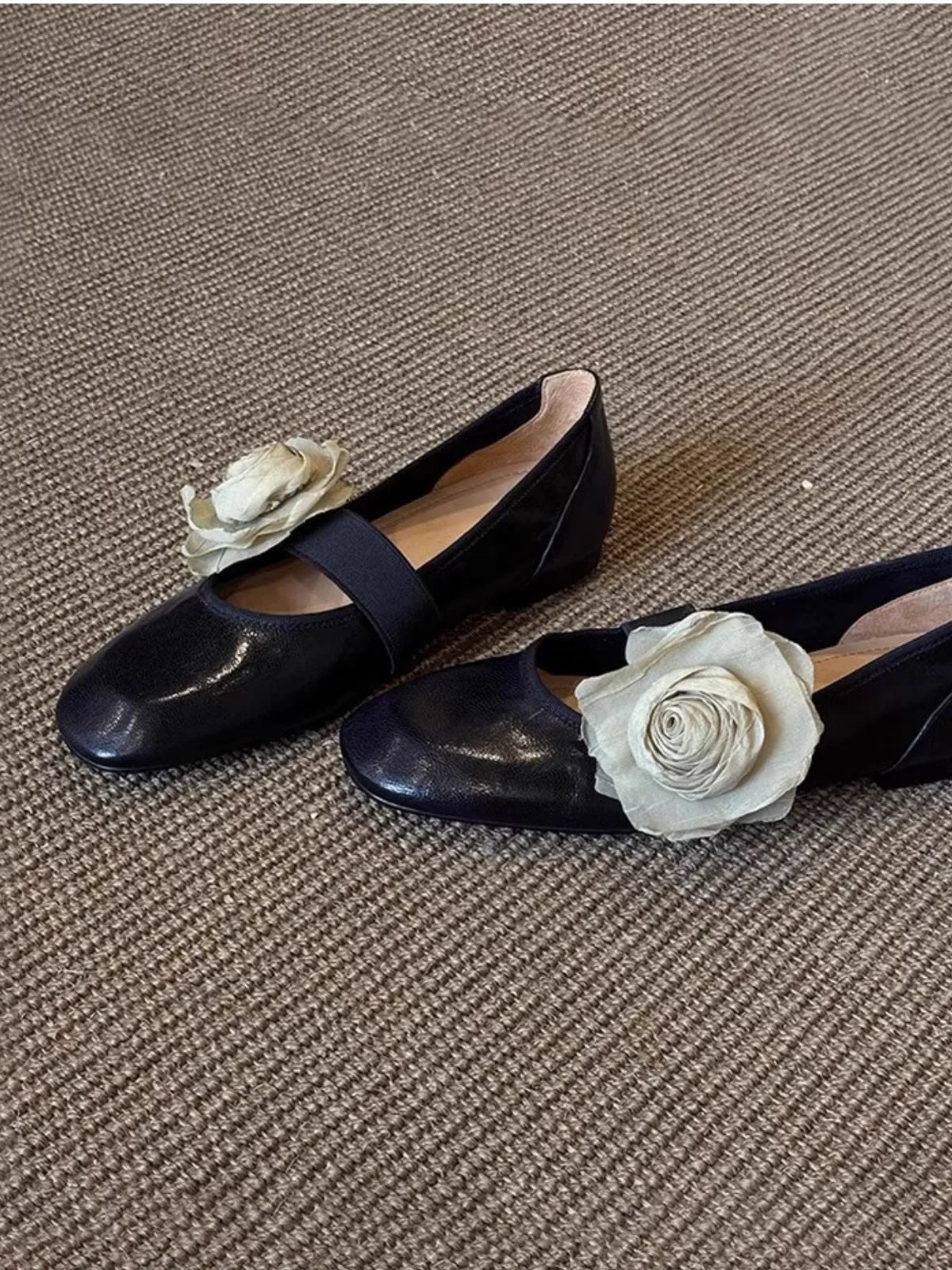 Kunstleder Mary Jane Flats mit abnehmbaren 3D-Blüten - Image 8
