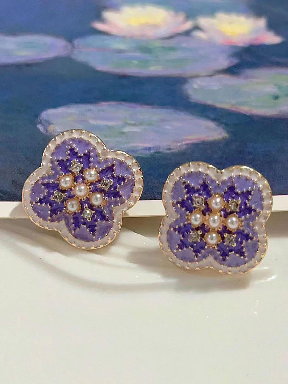 Lila Vintage 4-Blatt Klee Strass Ohrringe - Image 3