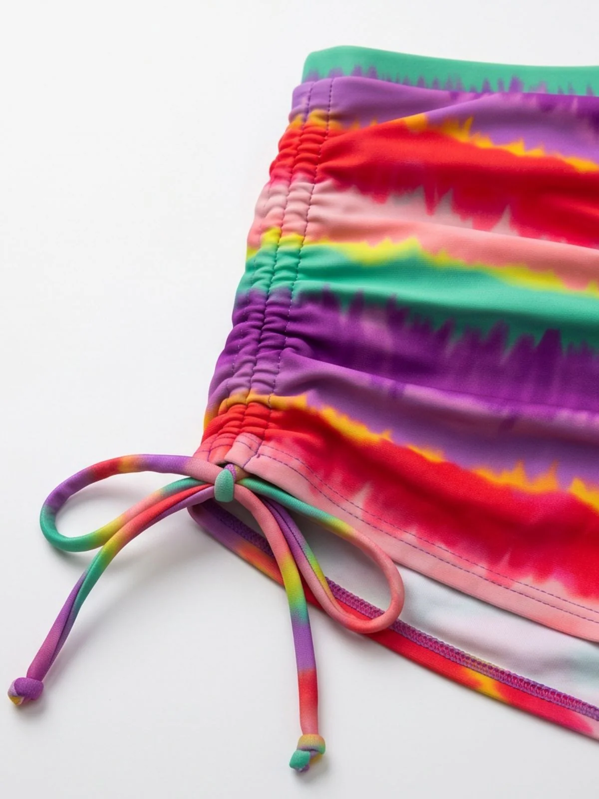 Regenbogen 80er Bikini & Shorts mit Streifen und Neckholder - Image 5