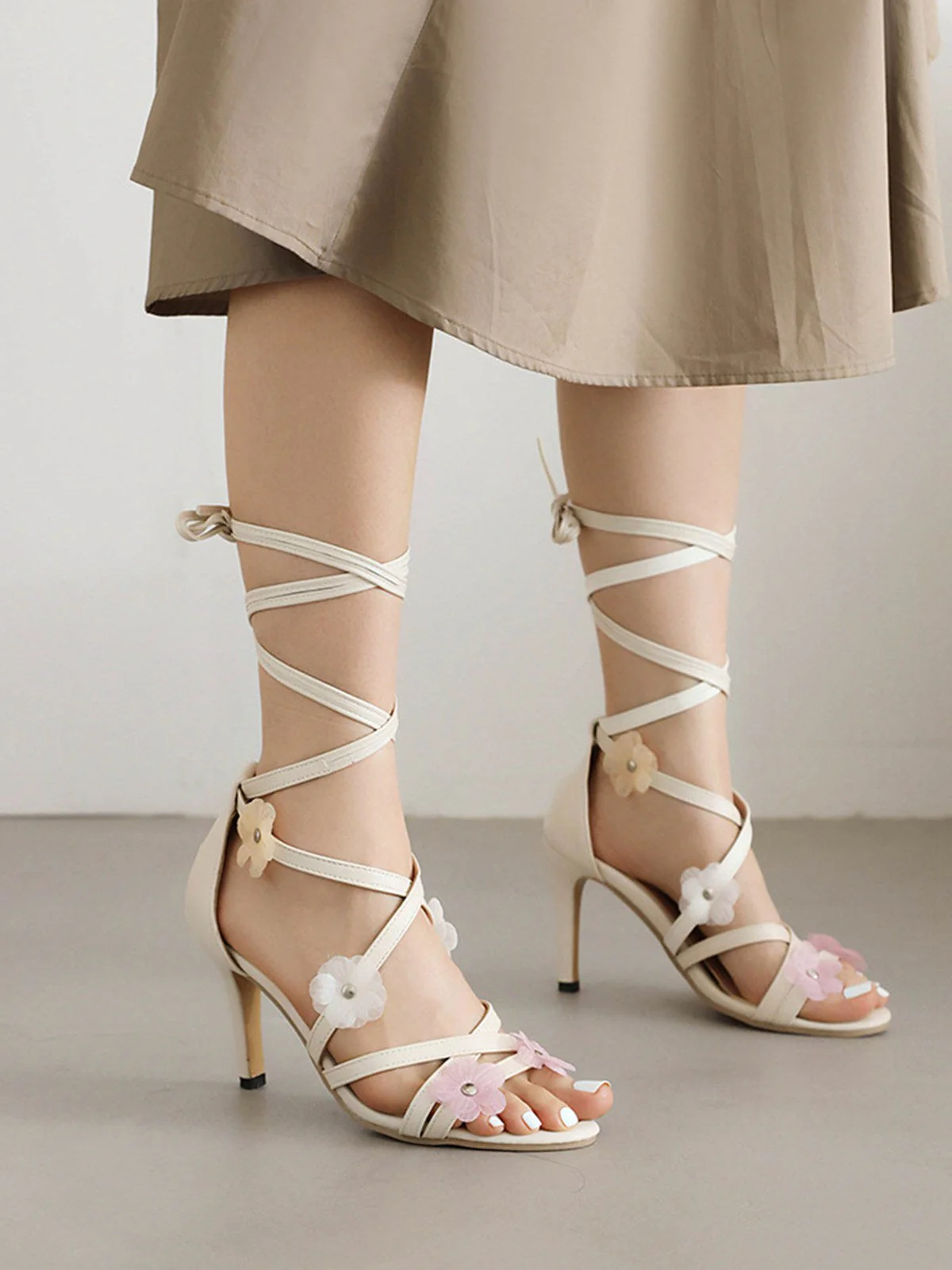 Retro 3D-Blumen Stilettos Knöchelriemen Sandalen - Image 6
