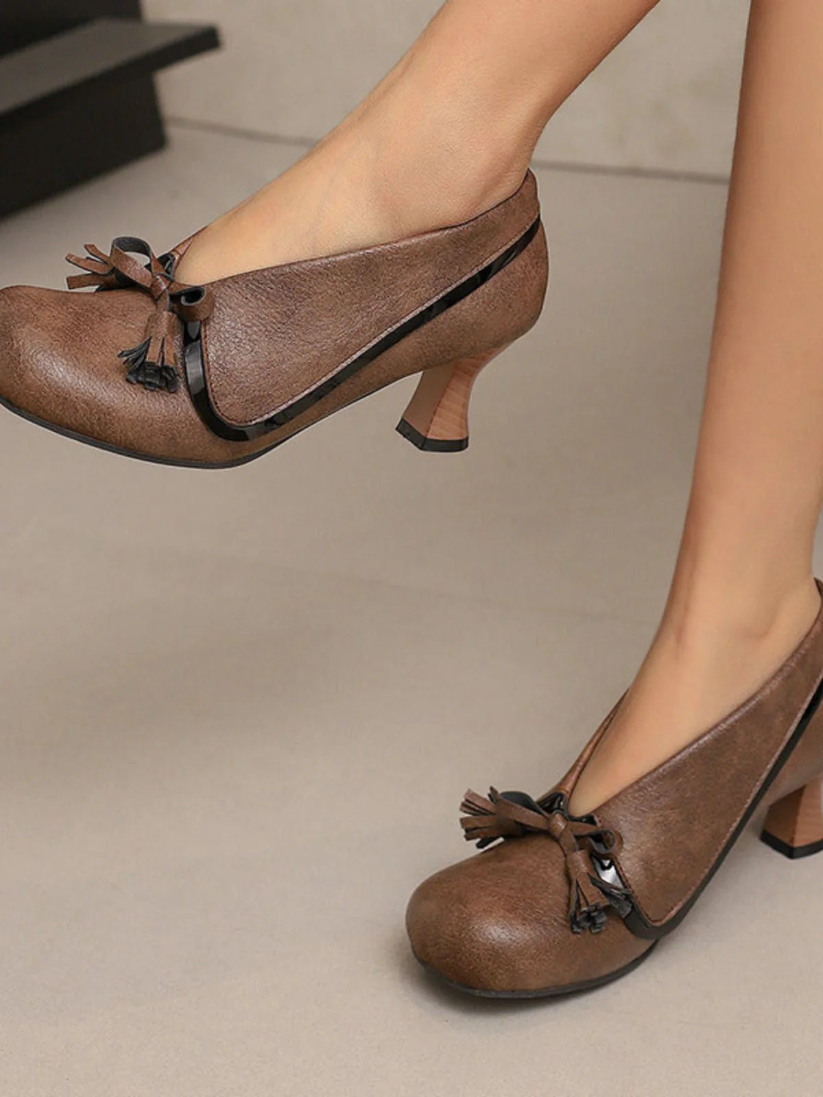 Retro Bogen PU Rundspitze Blockabsatz Schuhe - Image 19