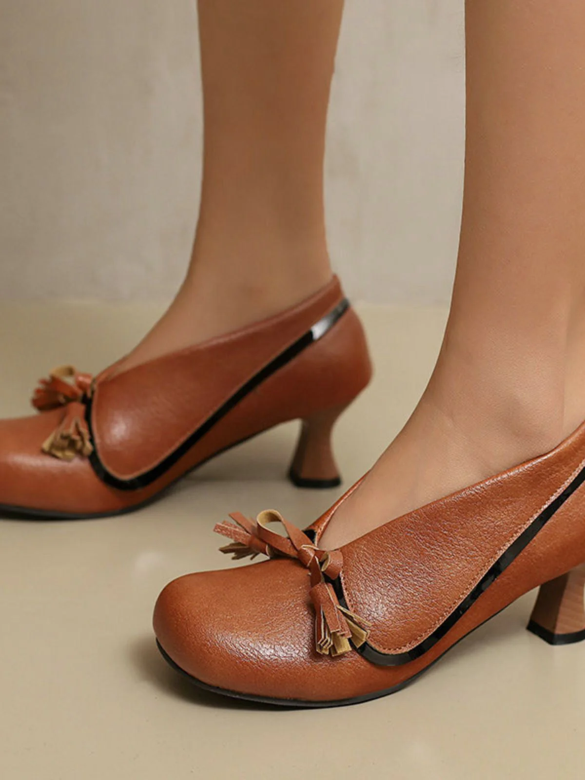 Retro Bogen PU Rundspitze Blockabsatz Schuhe - Image 23