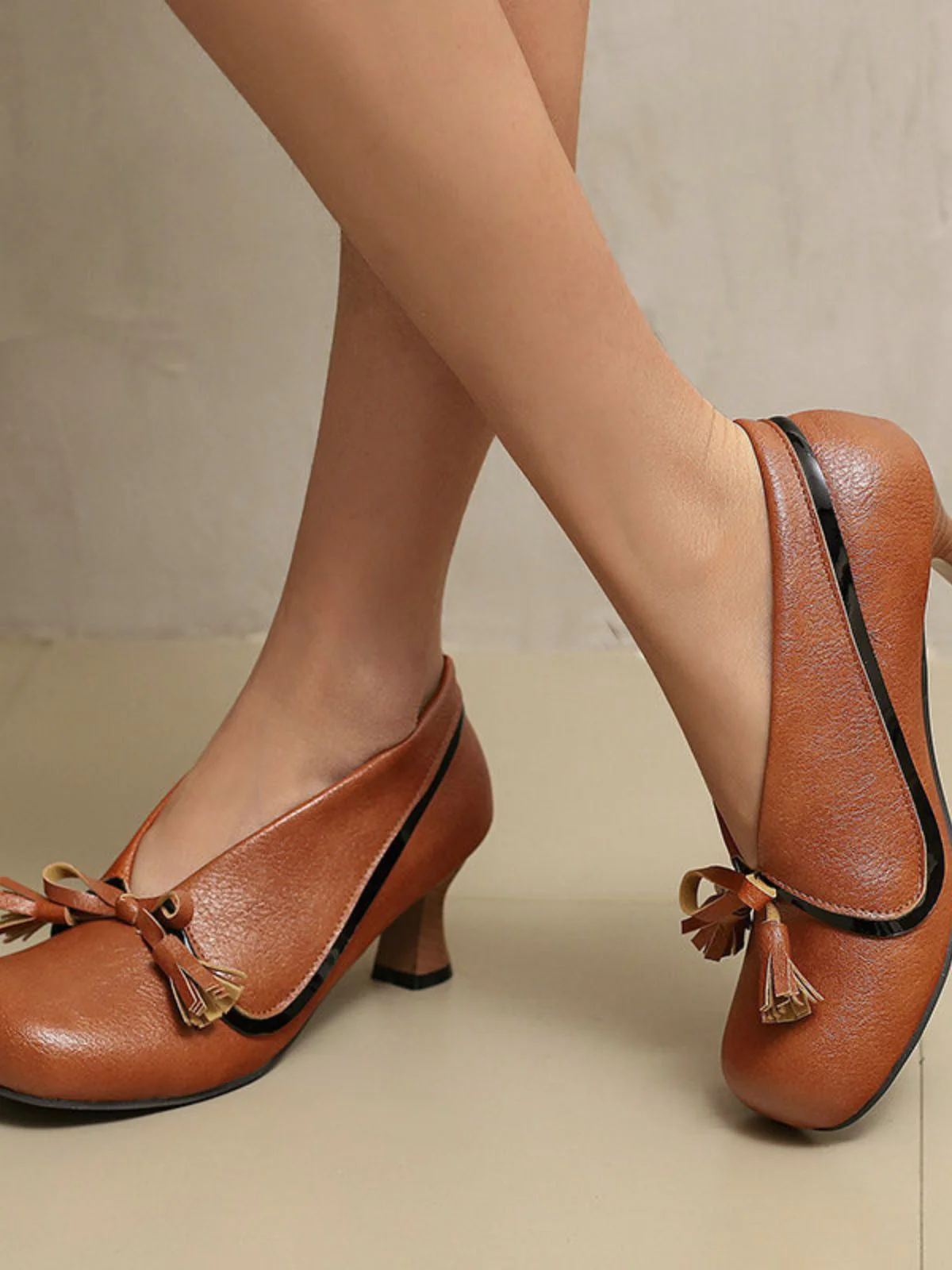 Retro Bogen PU Rundspitze Blockabsatz Schuhe - Image 25