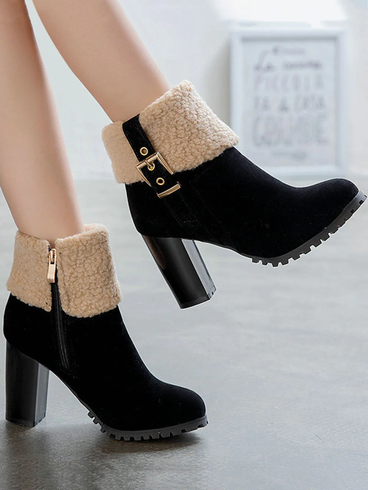 RETRO PLUS – KURZE STIEFEL AUS SAMT MIT DICKEM ABSATZ - Image 12