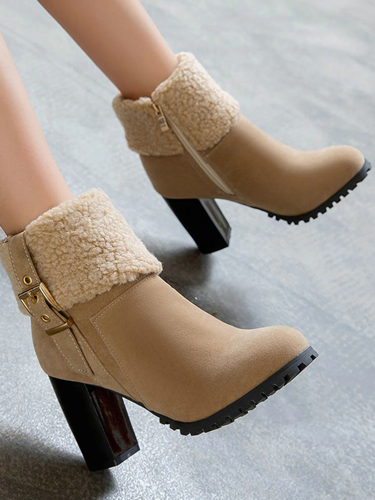 RETRO PLUS – KURZE STIEFEL AUS SAMT MIT DICKEM ABSATZ - Image 15