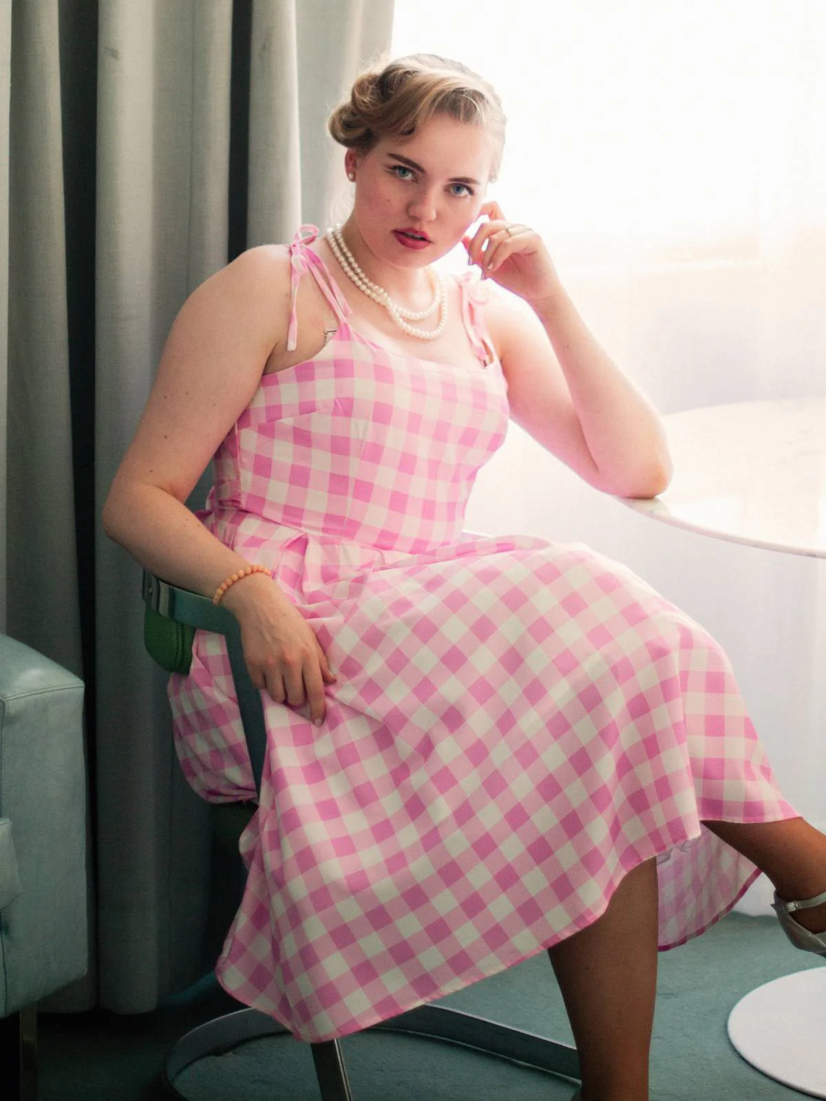 Rosa 1950er Spaghettiträger Plaid Bogen Swing Kleid - Image 6