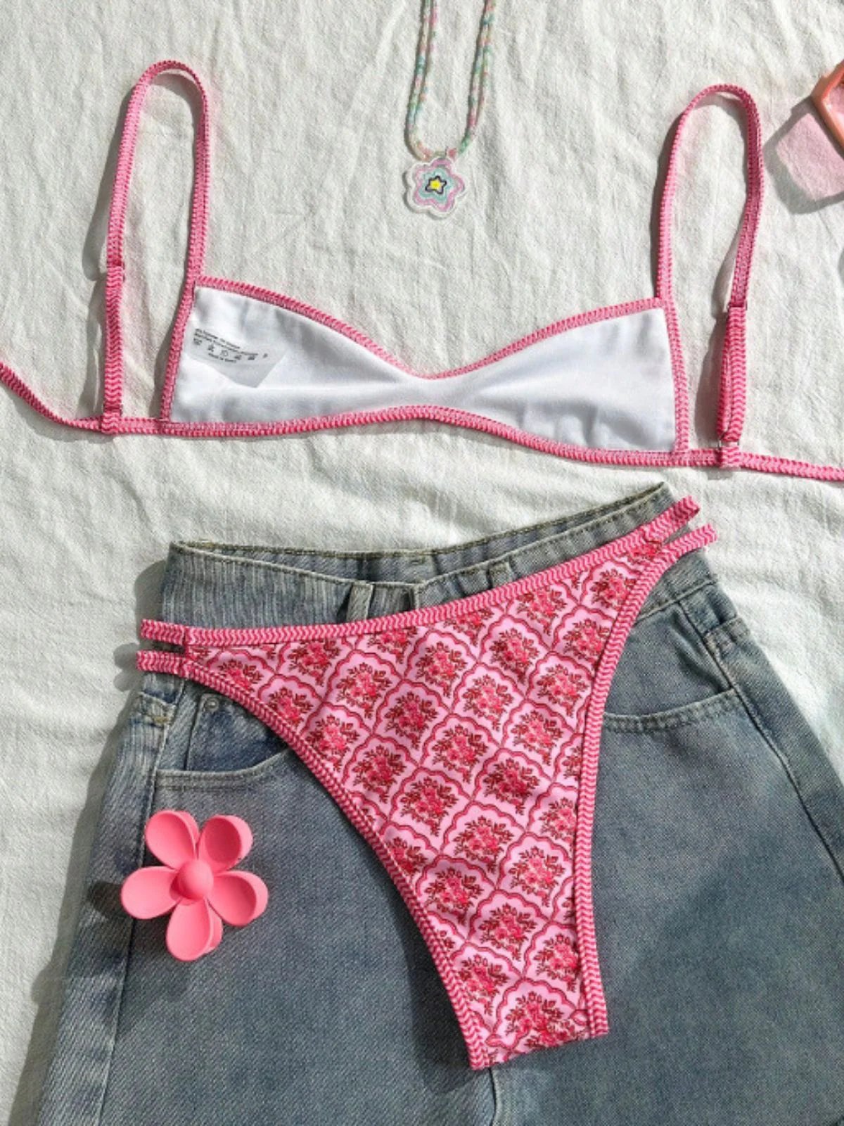 Rosa 1960er Blumen Druck Spaghetti Träger Bikini Set - Image 2