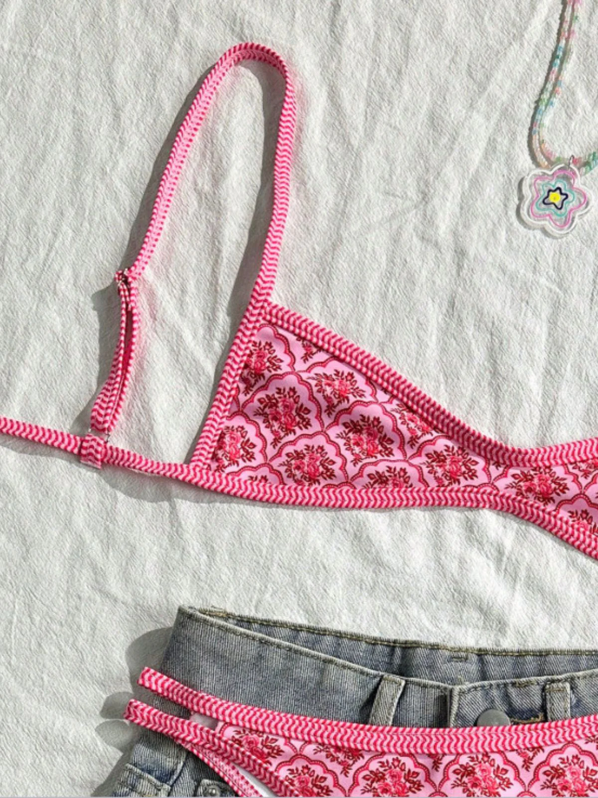 Rosa 1960er Blumen Druck Spaghetti Träger Bikini Set - Image 3
