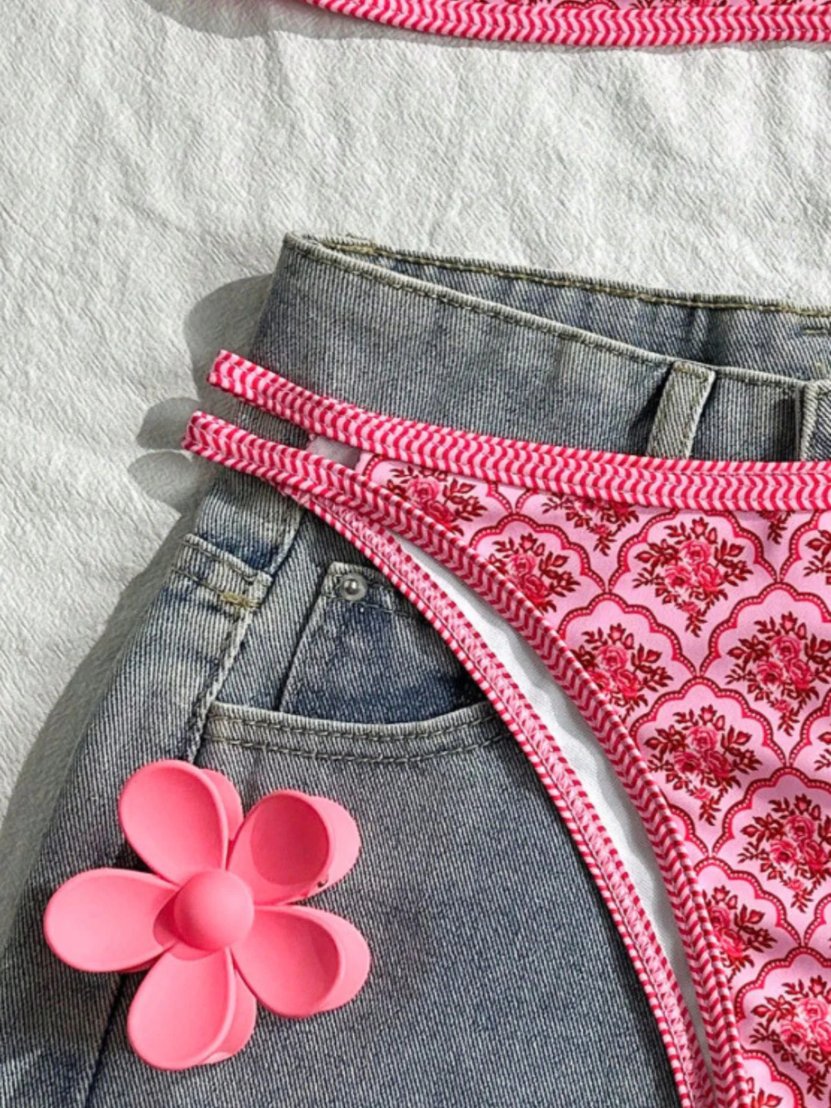 Rosa 1960er Blumen Druck Spaghetti Träger Bikini Set - Image 4