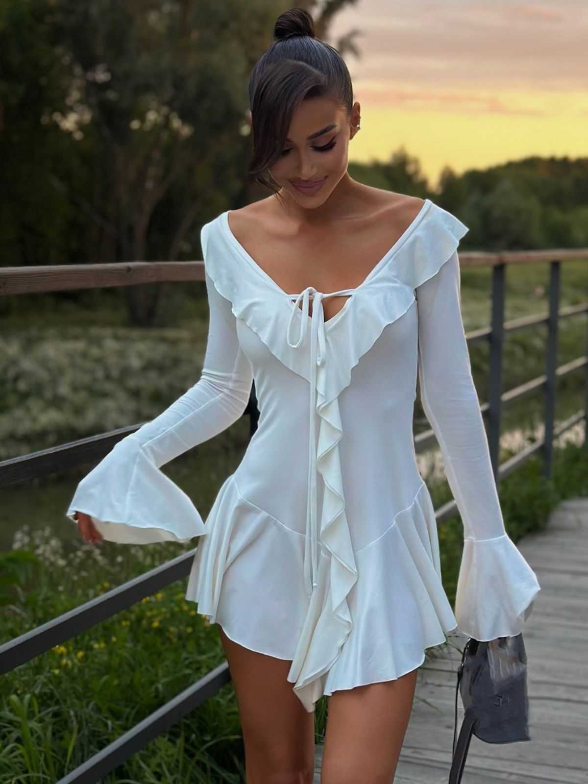 Rosa 1960er V-Ausschnitt Rüschen Ausgestellt Ärmel Kleid - Image 10