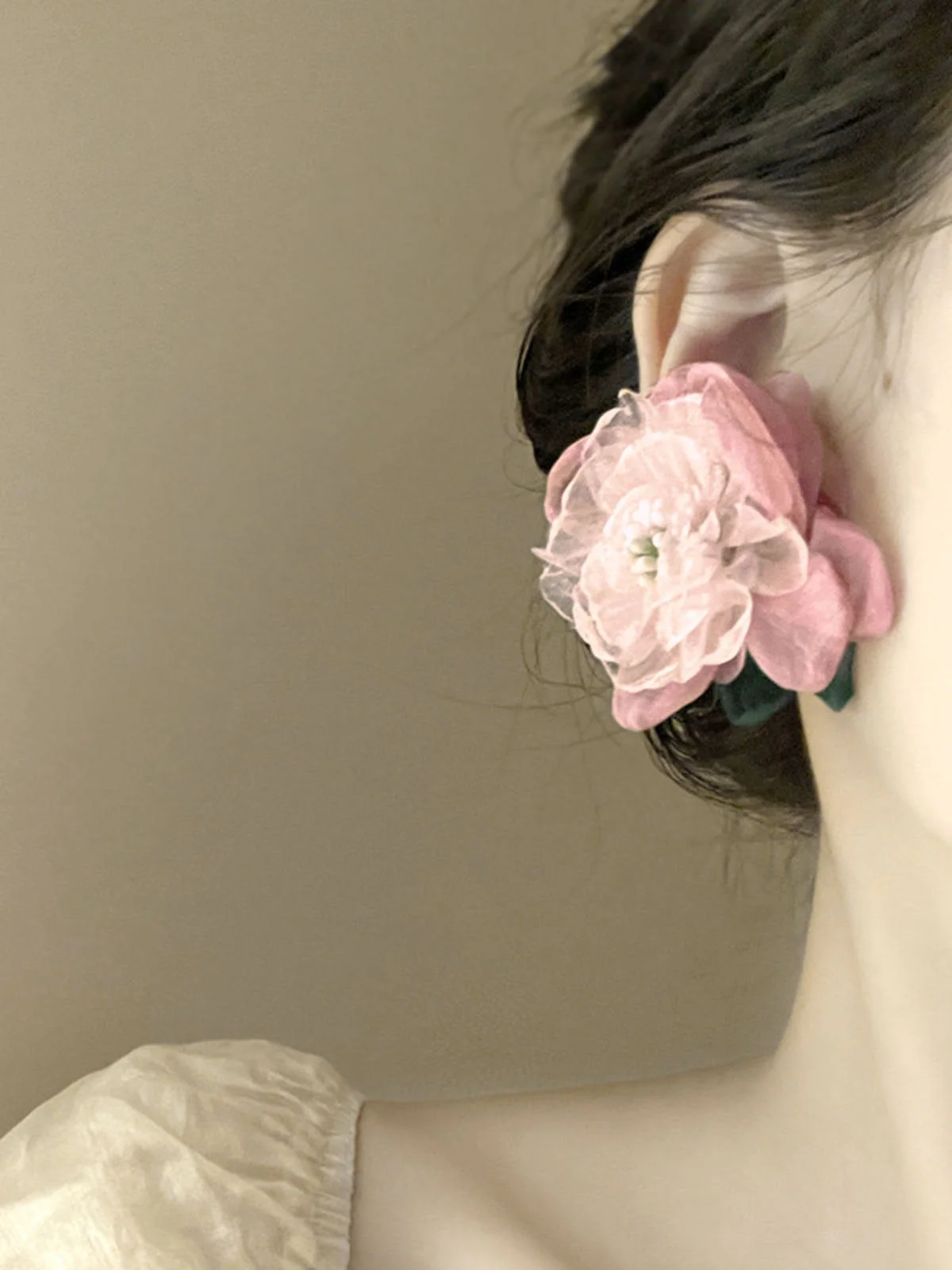 Rosa Vintage 3D-Blumen Ohrringe - Image 2