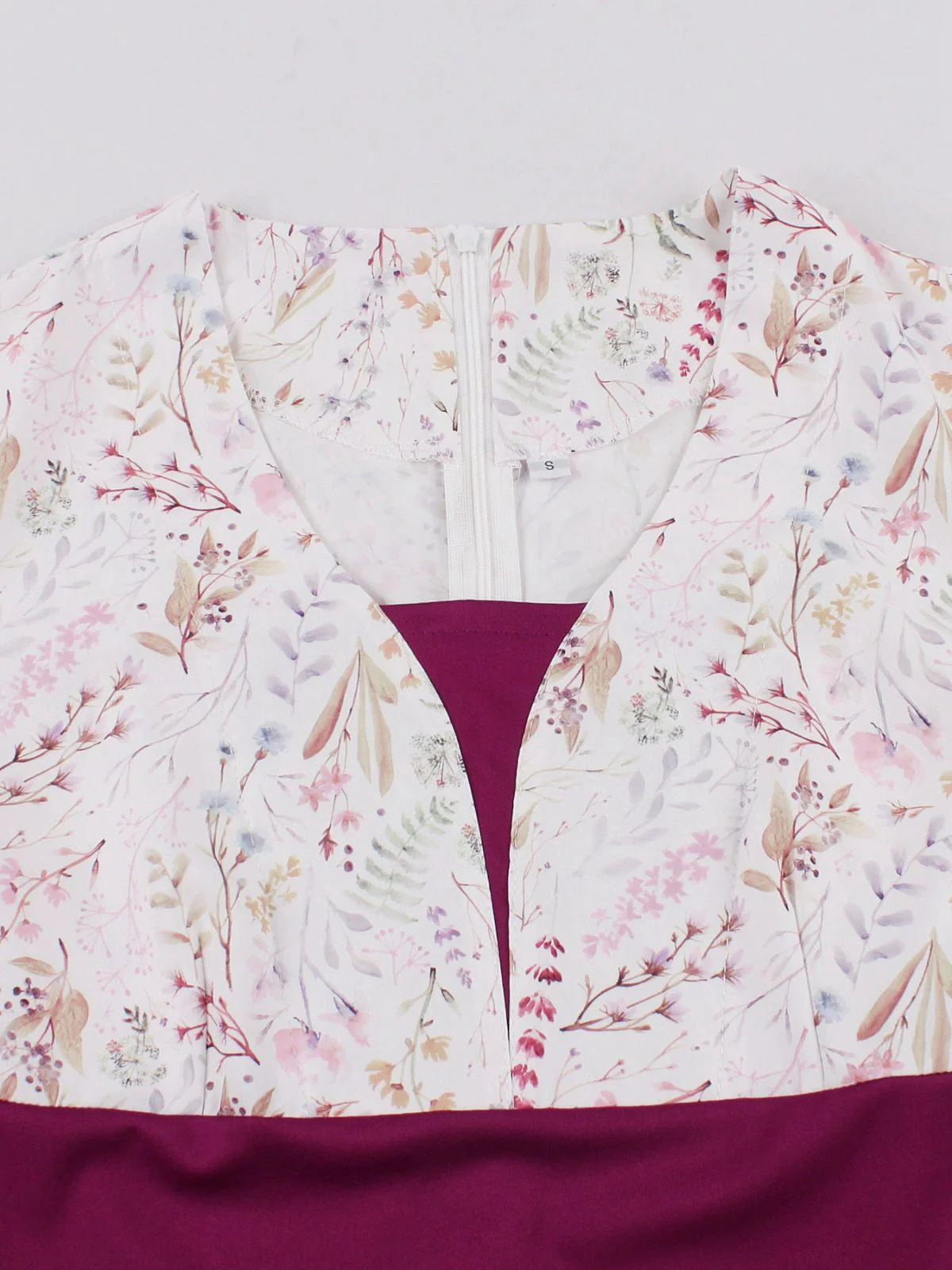 Rosaviolett 1950er Herzförmiger GlockenÀrmel Blumen Kleid - Image 3