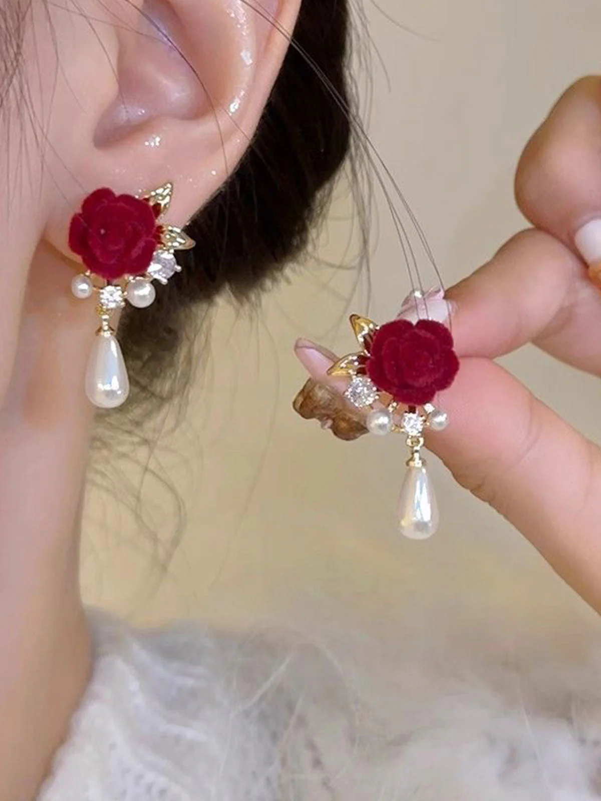 Rose Perlenanhänger Schleife Ohrstecker - Image 4