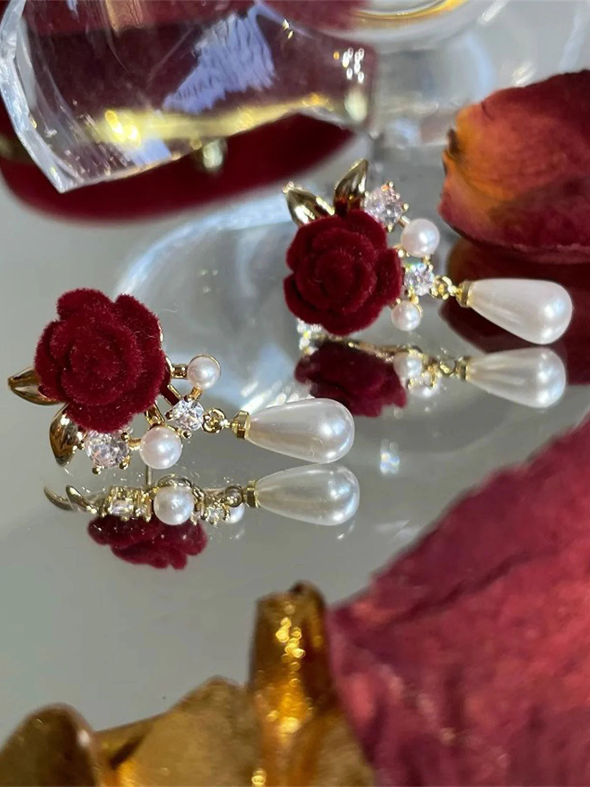 Rose Perlenanhänger Schleife Ohrstecker - Image 5