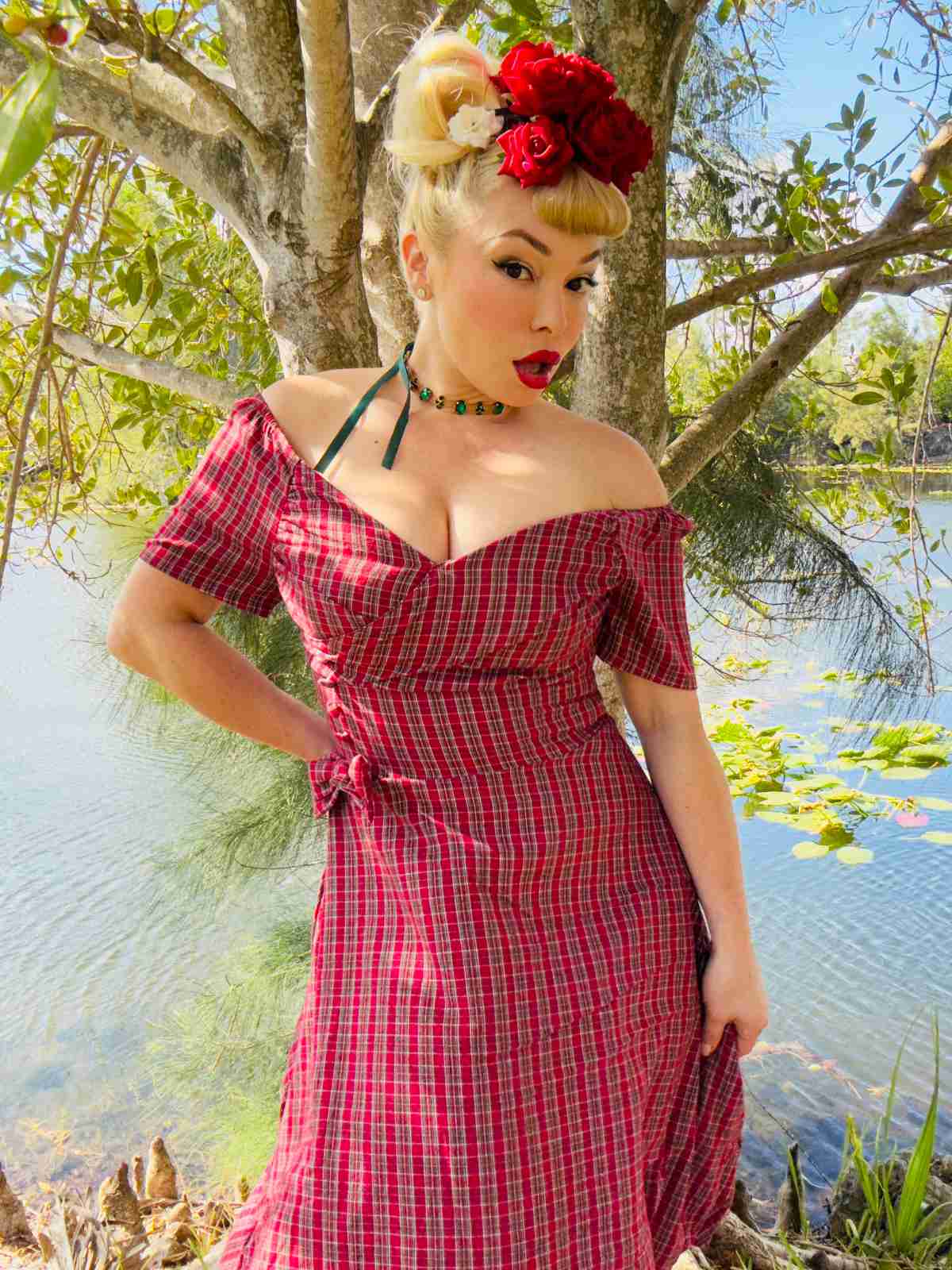 Rot 1950er Plaid Gerüschtes Herzförmiger Hals Bogen Kleid - Image 3