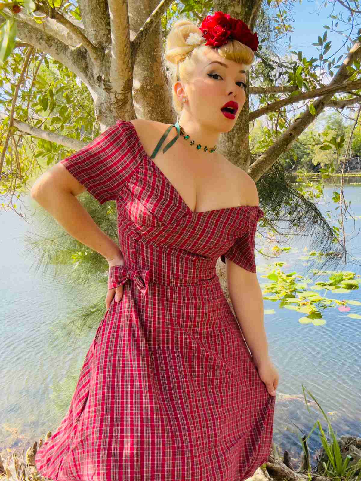 Rot 1950er Plaid Gerüschtes Herzförmiger Hals Bogen Kleid - Image 4