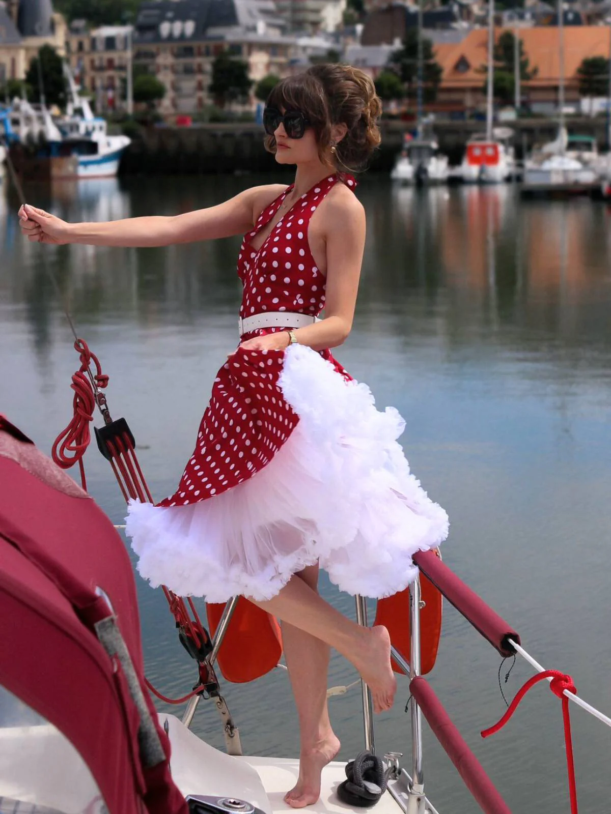 Rot 1950er Polka Dot Halter Kleid - Image 2