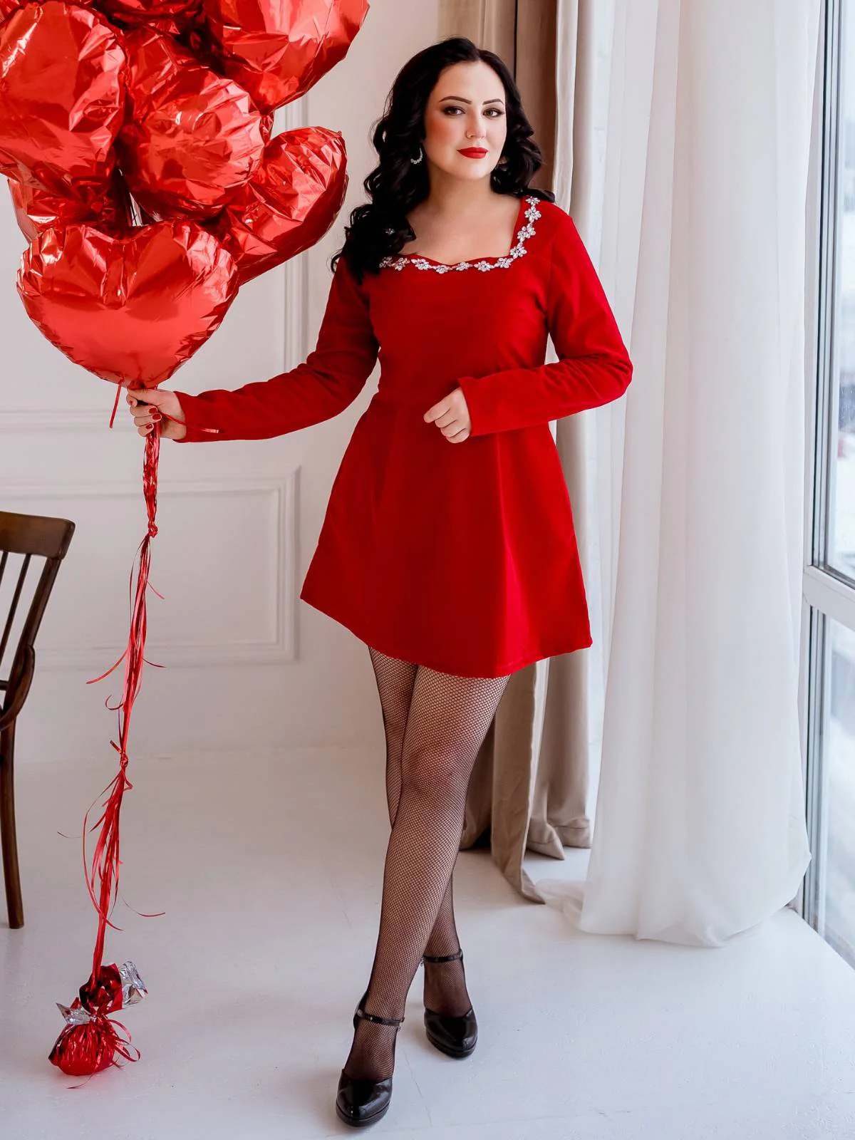 Rot 1960er Samt Diamant Quadrat Hals Kleid