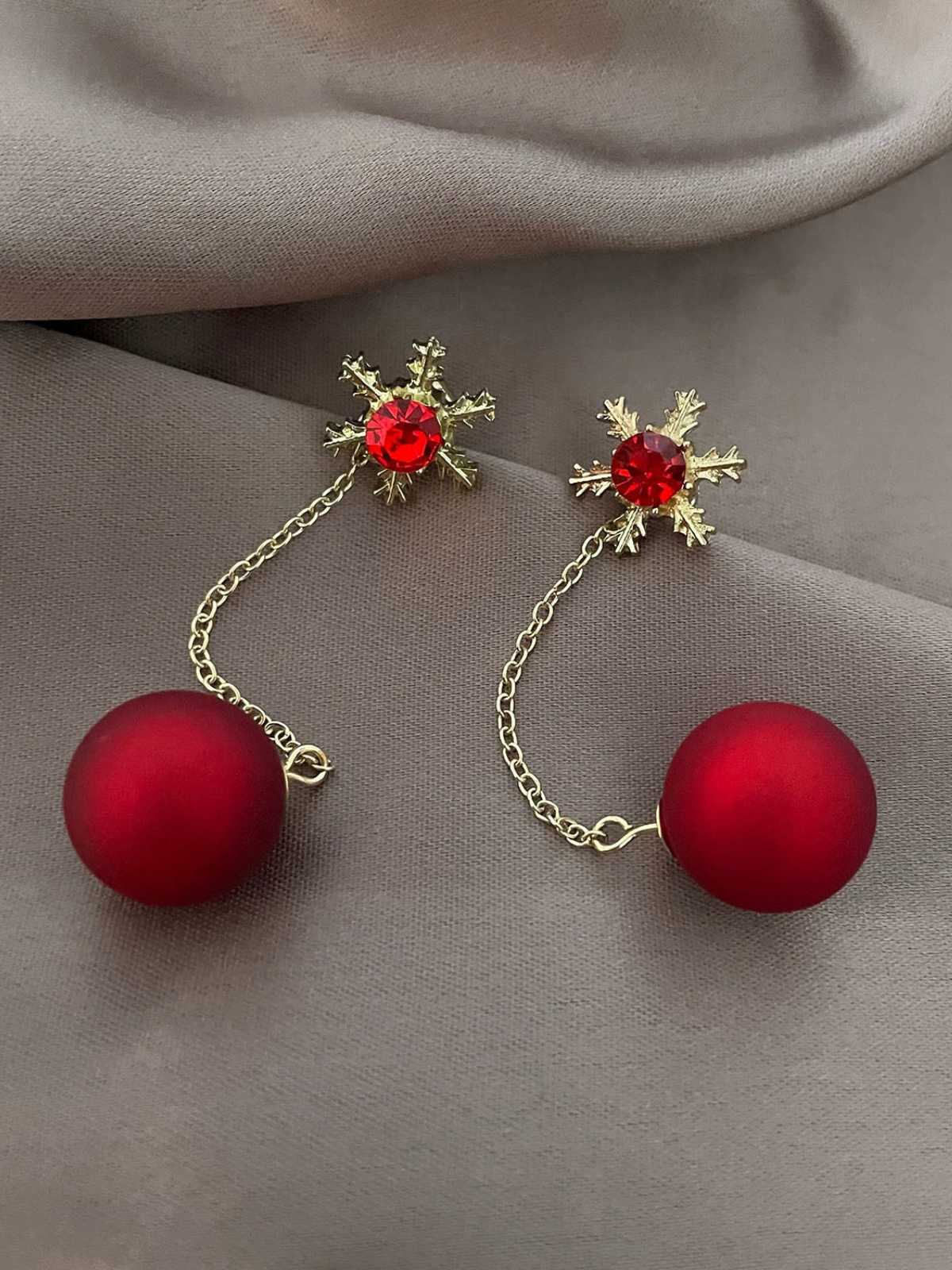 Rot Weihnachten Schneeflocken & Bälle Ohrringe - Image 2
