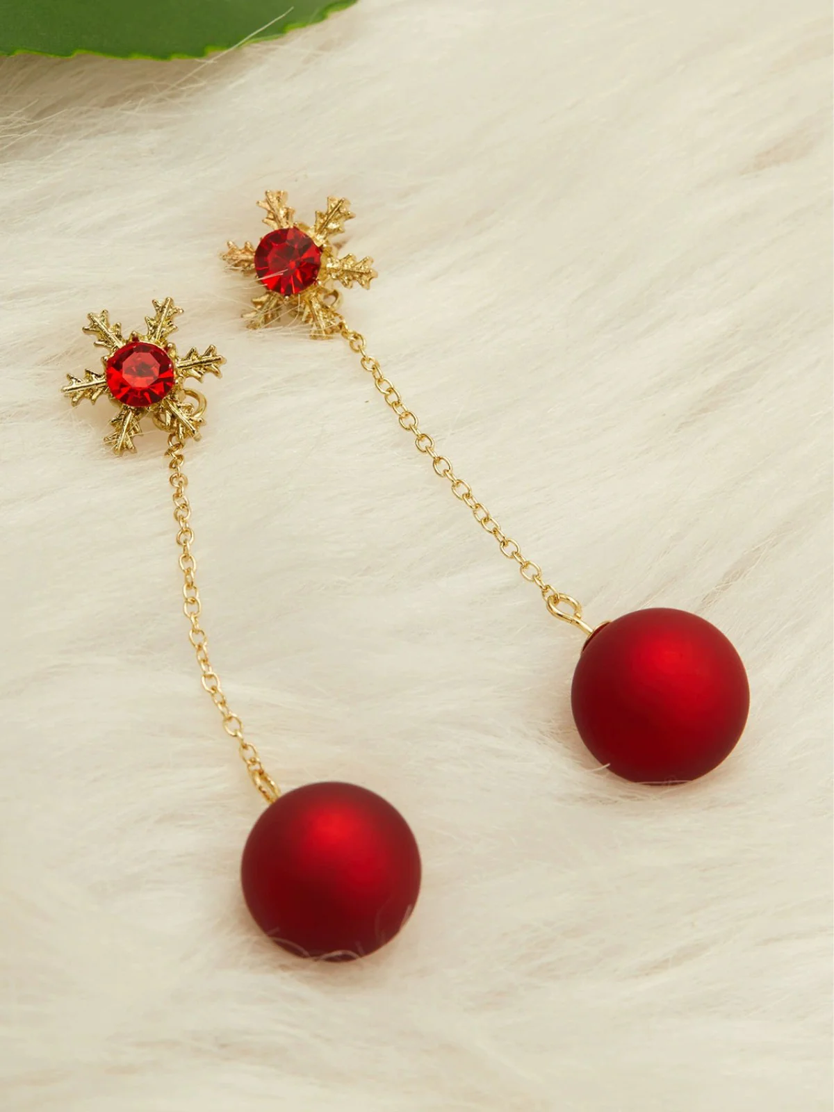 Rot Weihnachten Schneeflocken & Bälle Ohrringe - Image 5