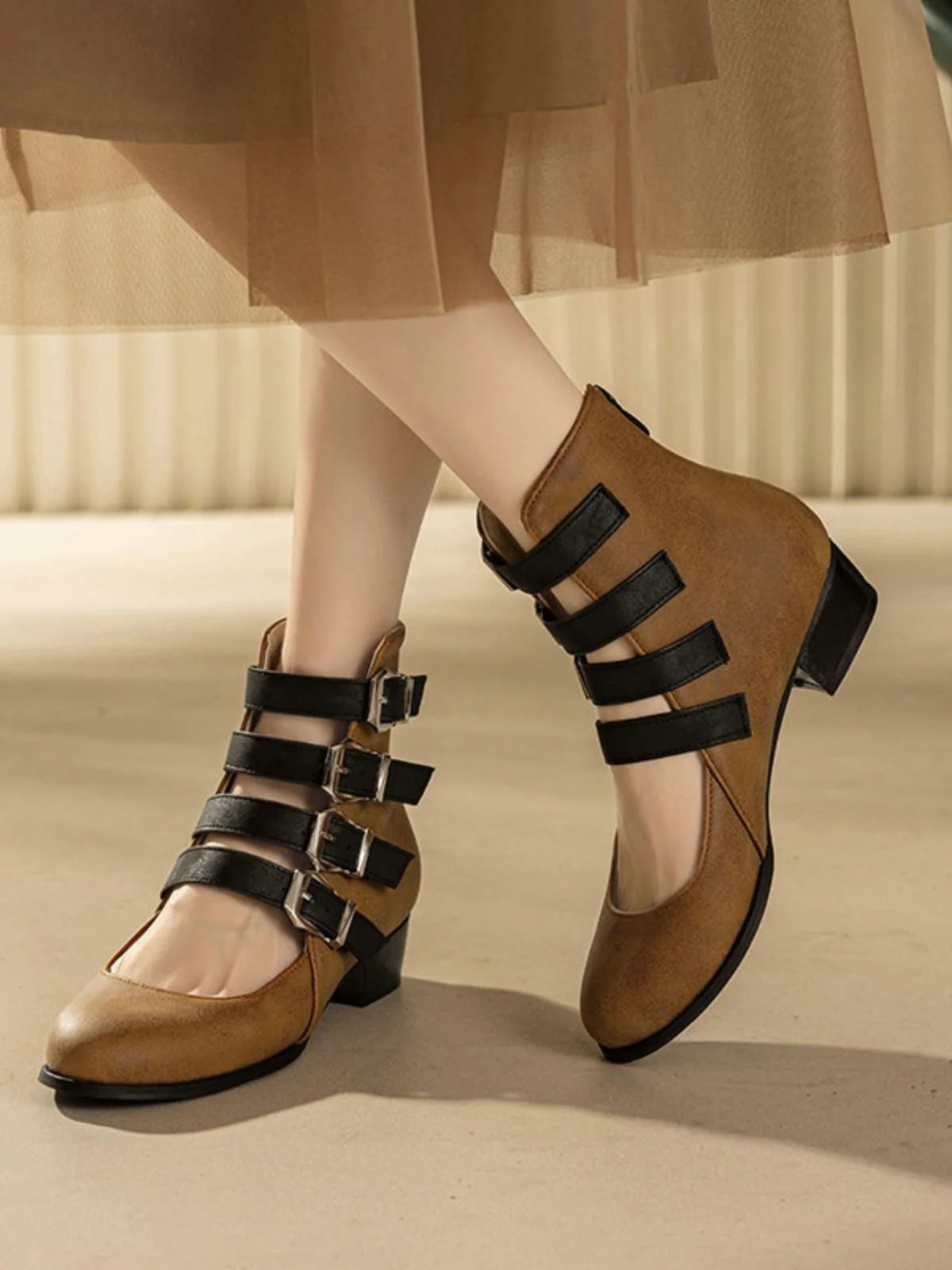 Runde Spitze Niedrig Blockabsatz Cut-Out Stiefel - Image 15