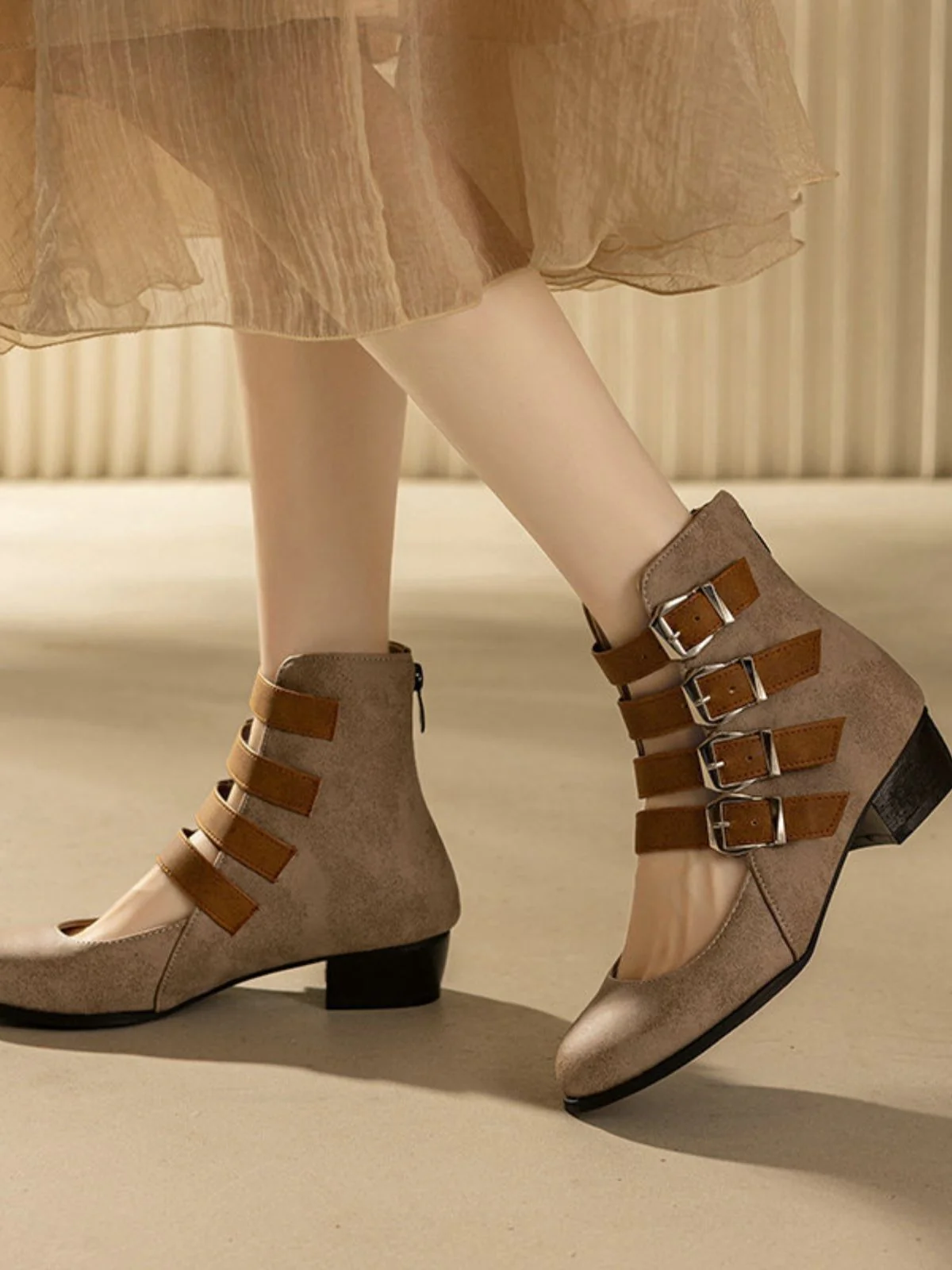 Runde Spitze Niedrig Blockabsatz Cut-Out Stiefel - Image 9