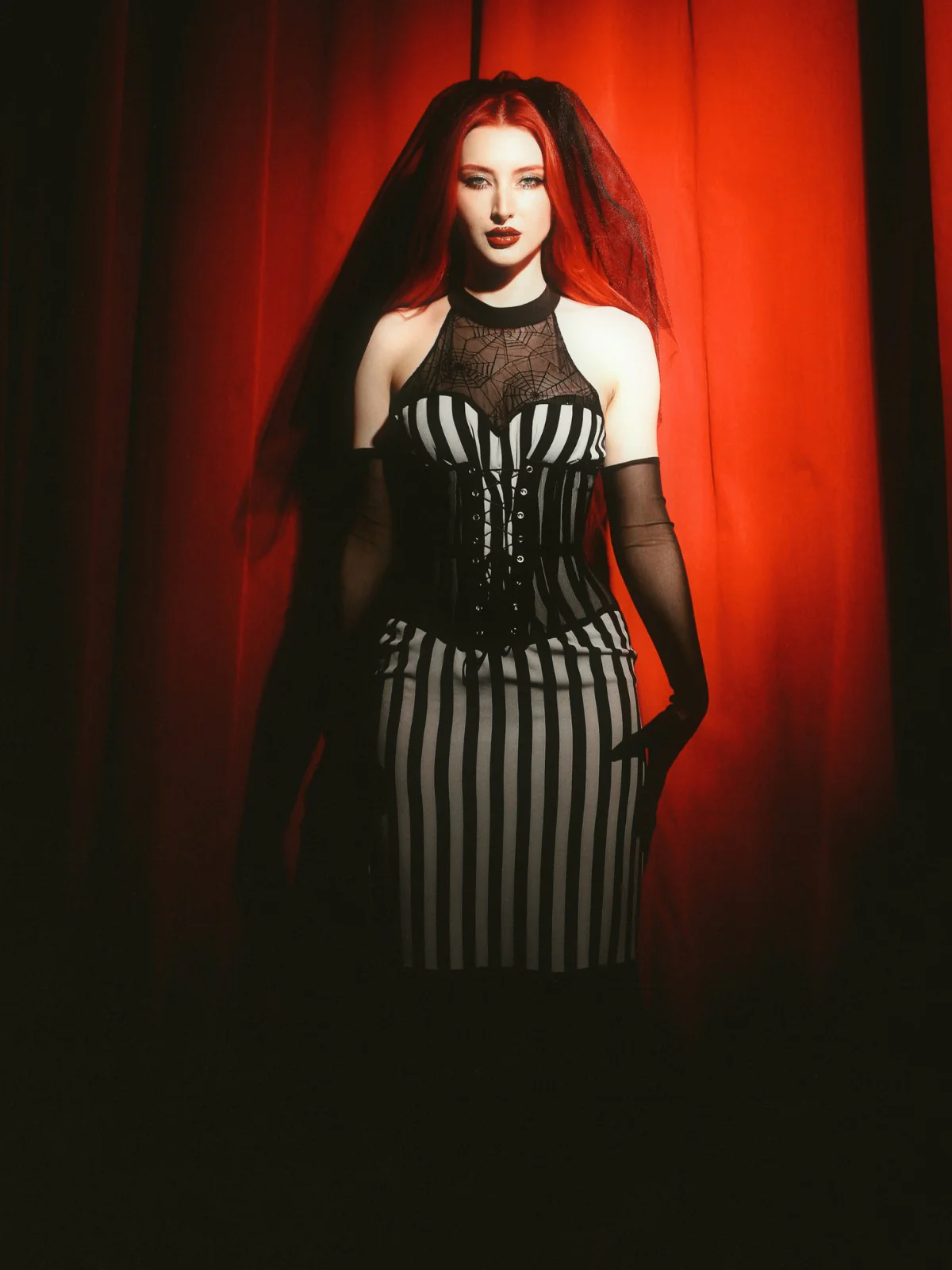 Schwarz 1930er Beetlejuice Kostüm Spinnennetz Streifen Fischschwanz Kleid - Image 2
