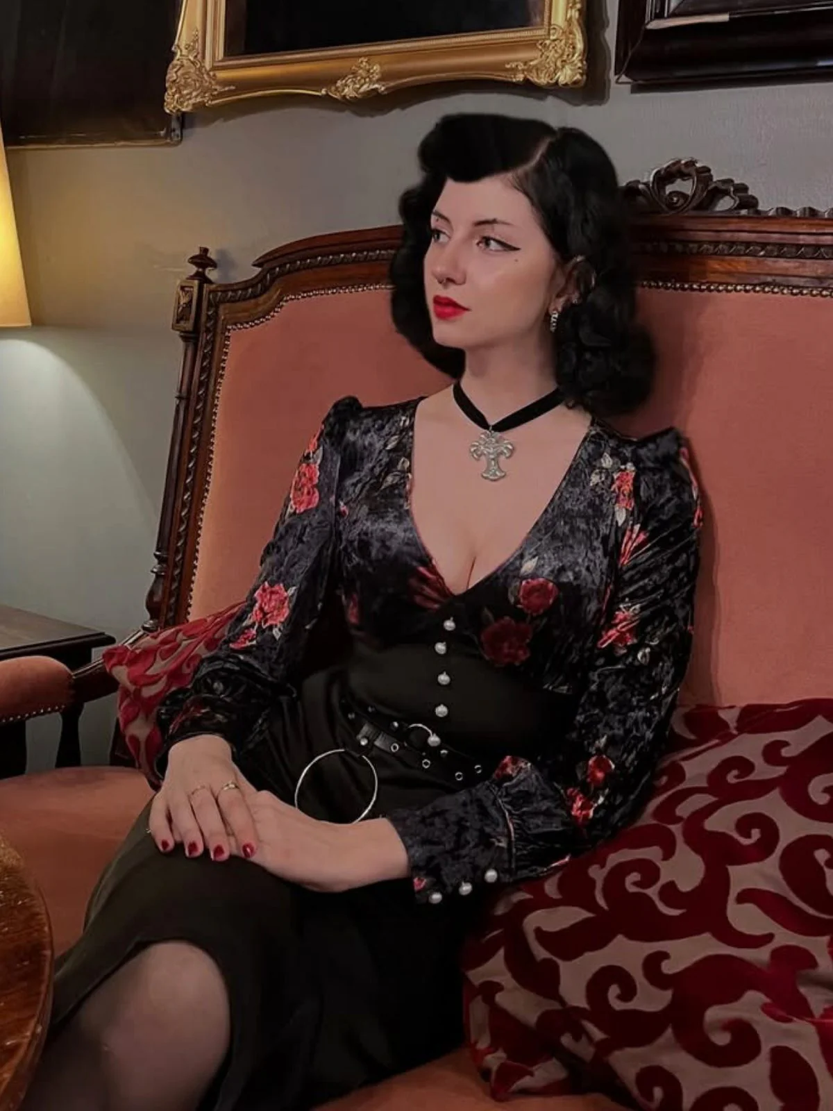 Schwarz 1930er Rose Samt Fischschwanzkleid