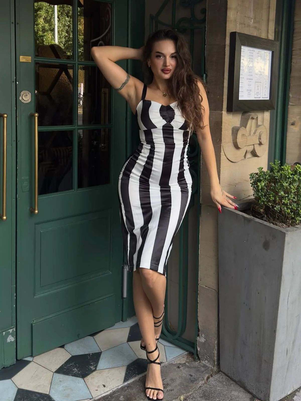 Schwarz 1960er Beetlejuice Kostüm Vertikale Streifen Träger Bleistiftkleid - Image 2
